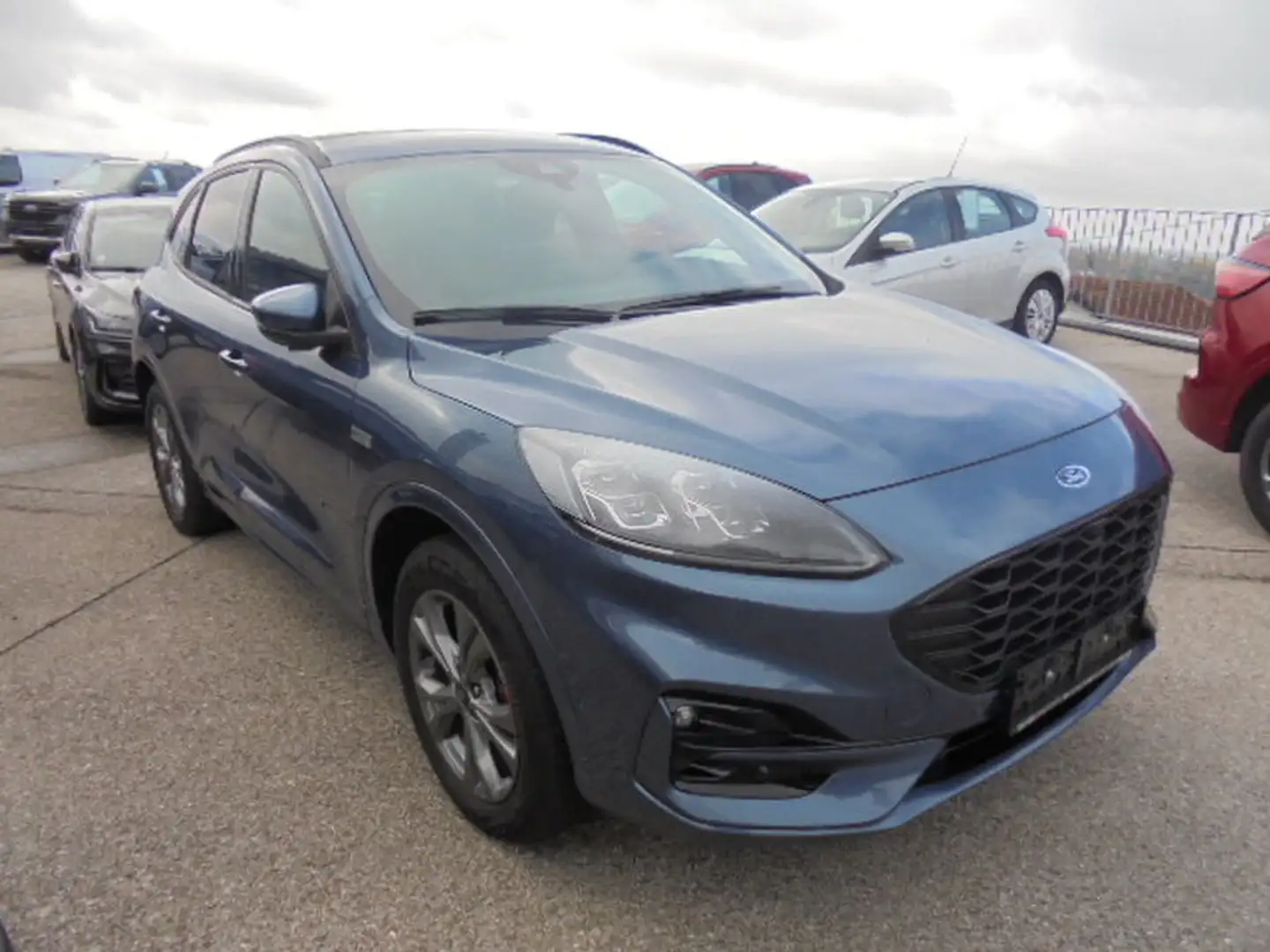Ford Kuga ST-Line X Plug-In Hybrid 225PS Systemleistung Blau - 2