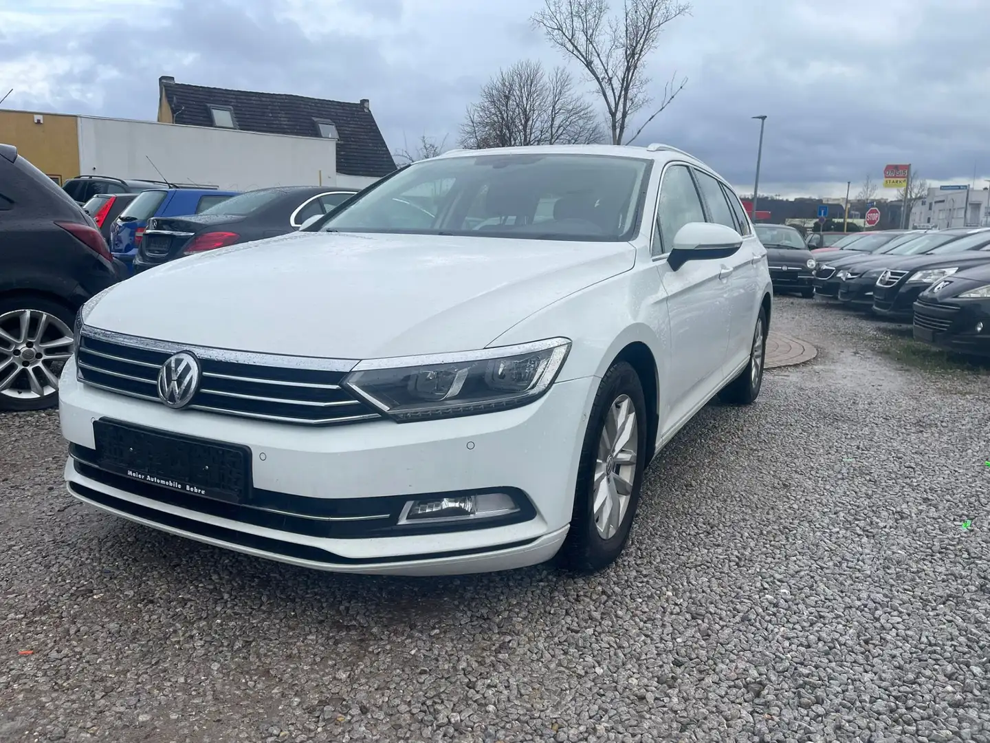 Volkswagen Passat Variant Comfortline BlueMotion im gepflegten Zustand Weiß - 1