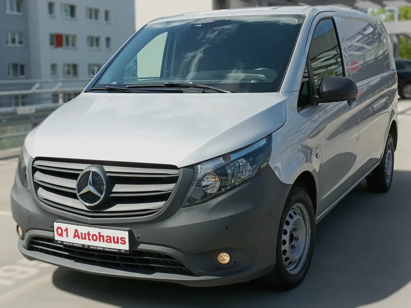 Mercedes-Benz Vito Kasten AUT/KLIMA/SHZ/DAB/SPUR/TOTW/RKAM/TEMPO Silber - 1