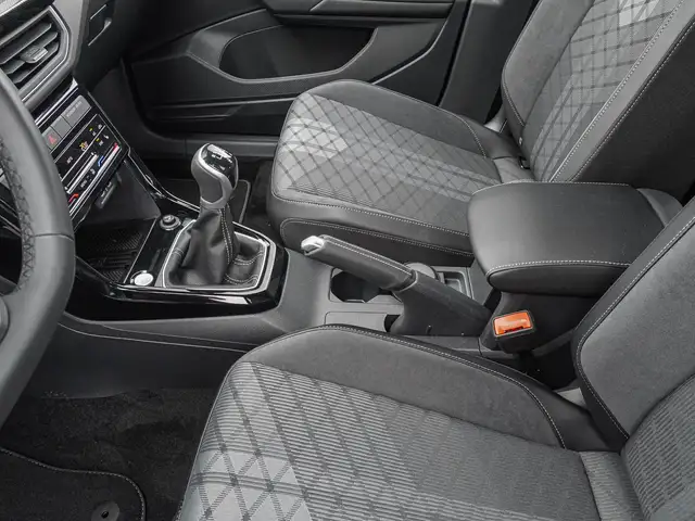 Volkswagen T-Cross view 14