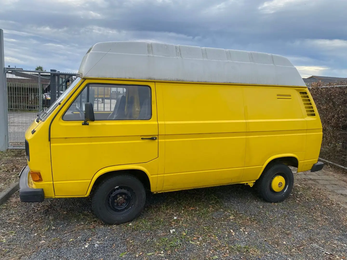 Volkswagen T3 Kastem Hoch*MOTORSCHADEN*Tüv01/27*kein ROST Żółty - 1
