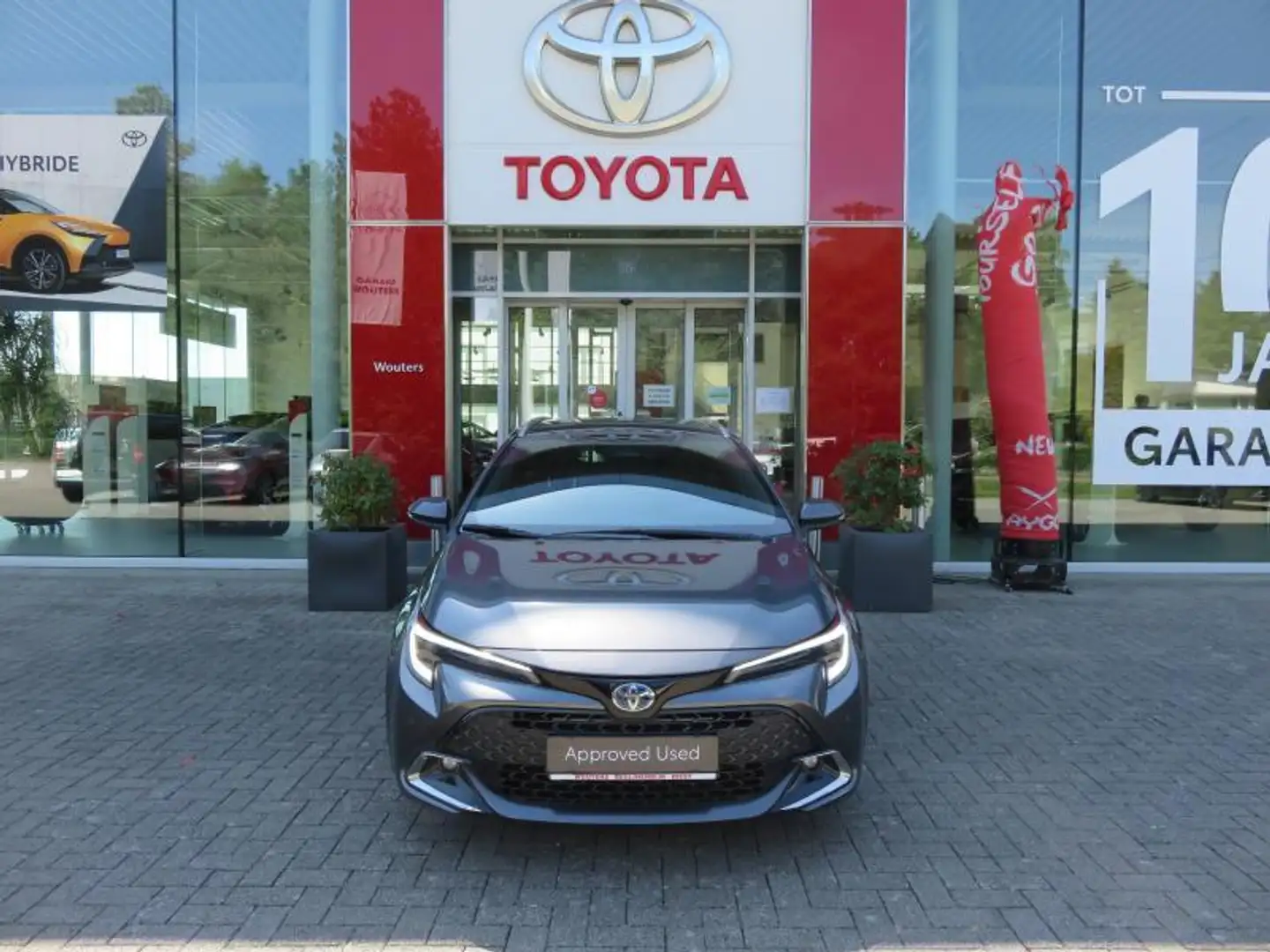 Toyota Corolla 1.8 Hybride Style Grijs - 2