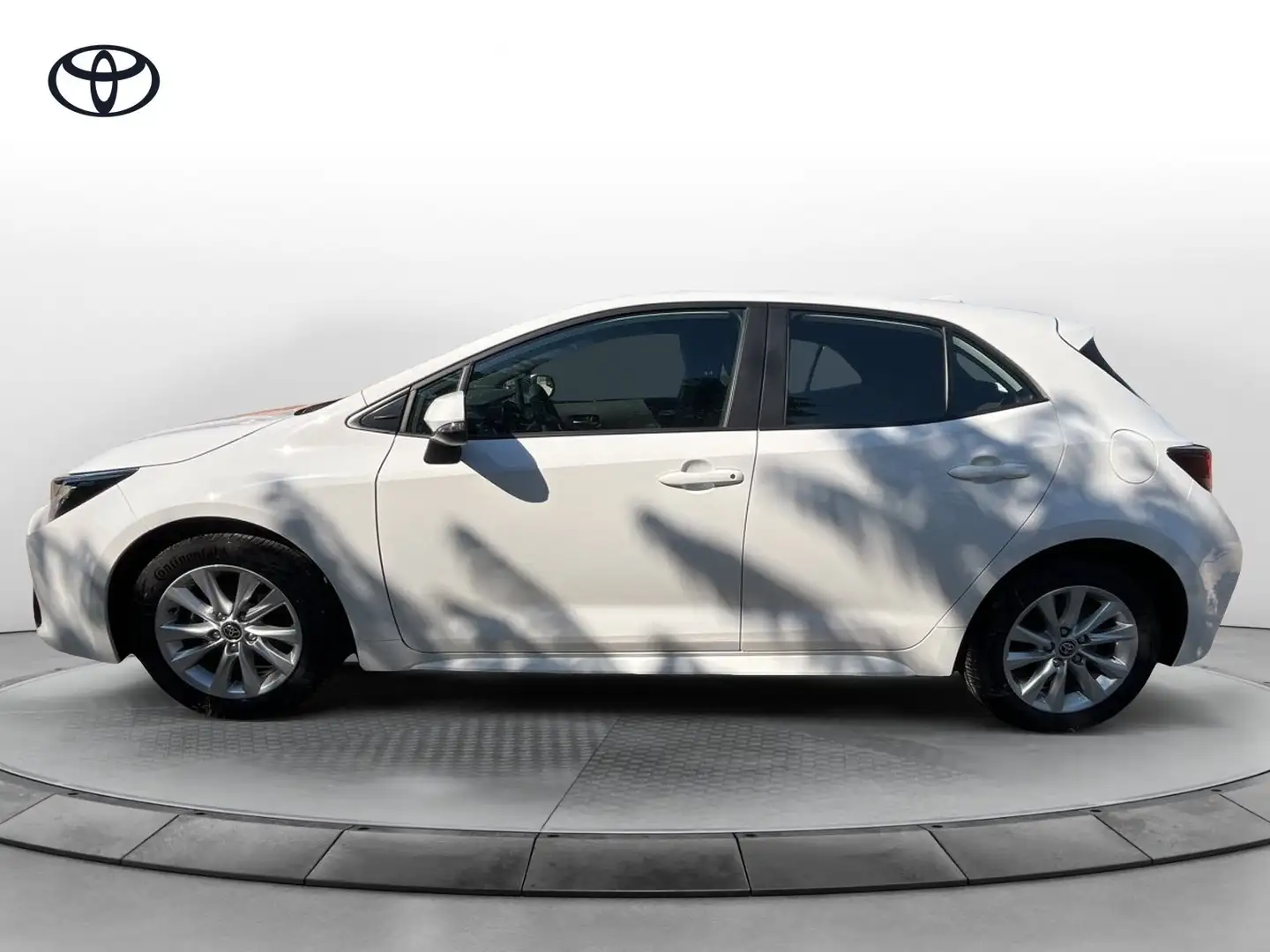 Toyota Corolla Corolla Active 1.8 Hybrid Wit - 2