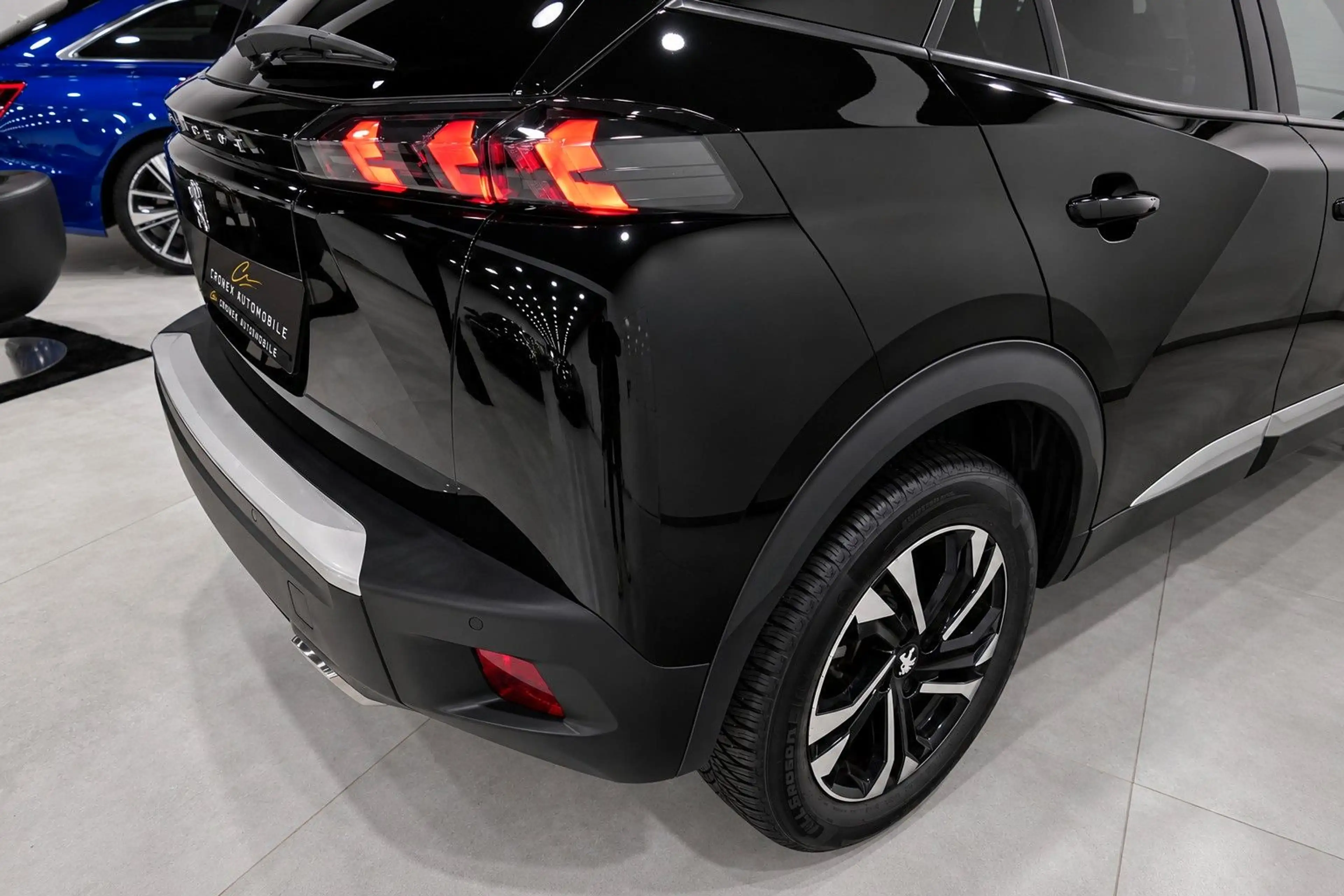 Peugeot 2008 Allure Pack/Navi/180°Kamera/LED/Shz/DAB+/LM — photo 14