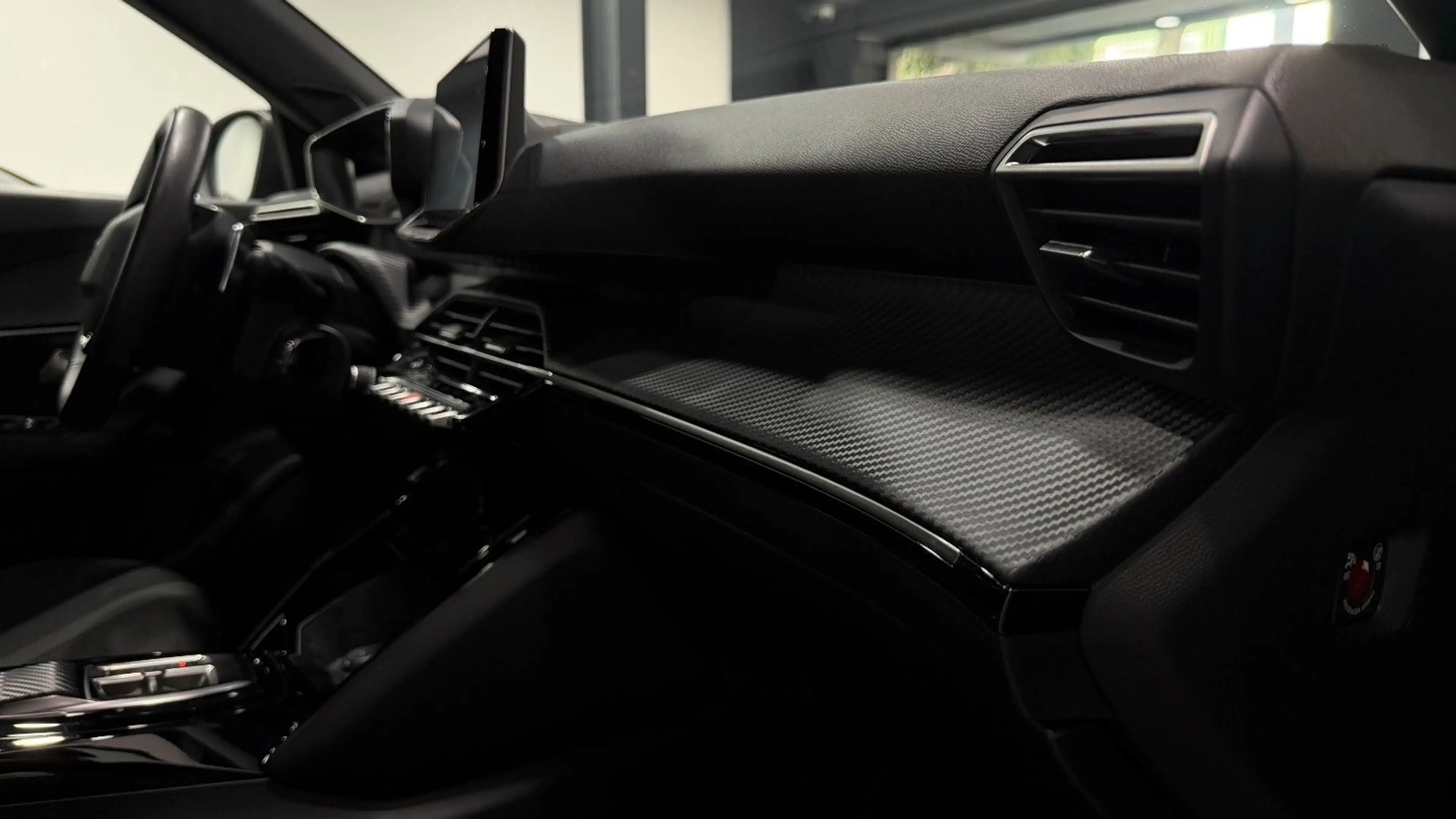 Peugeot 2008 Allure Pack/Navi/180°Kamera/LED/Shz/DAB+/LM — photo 8