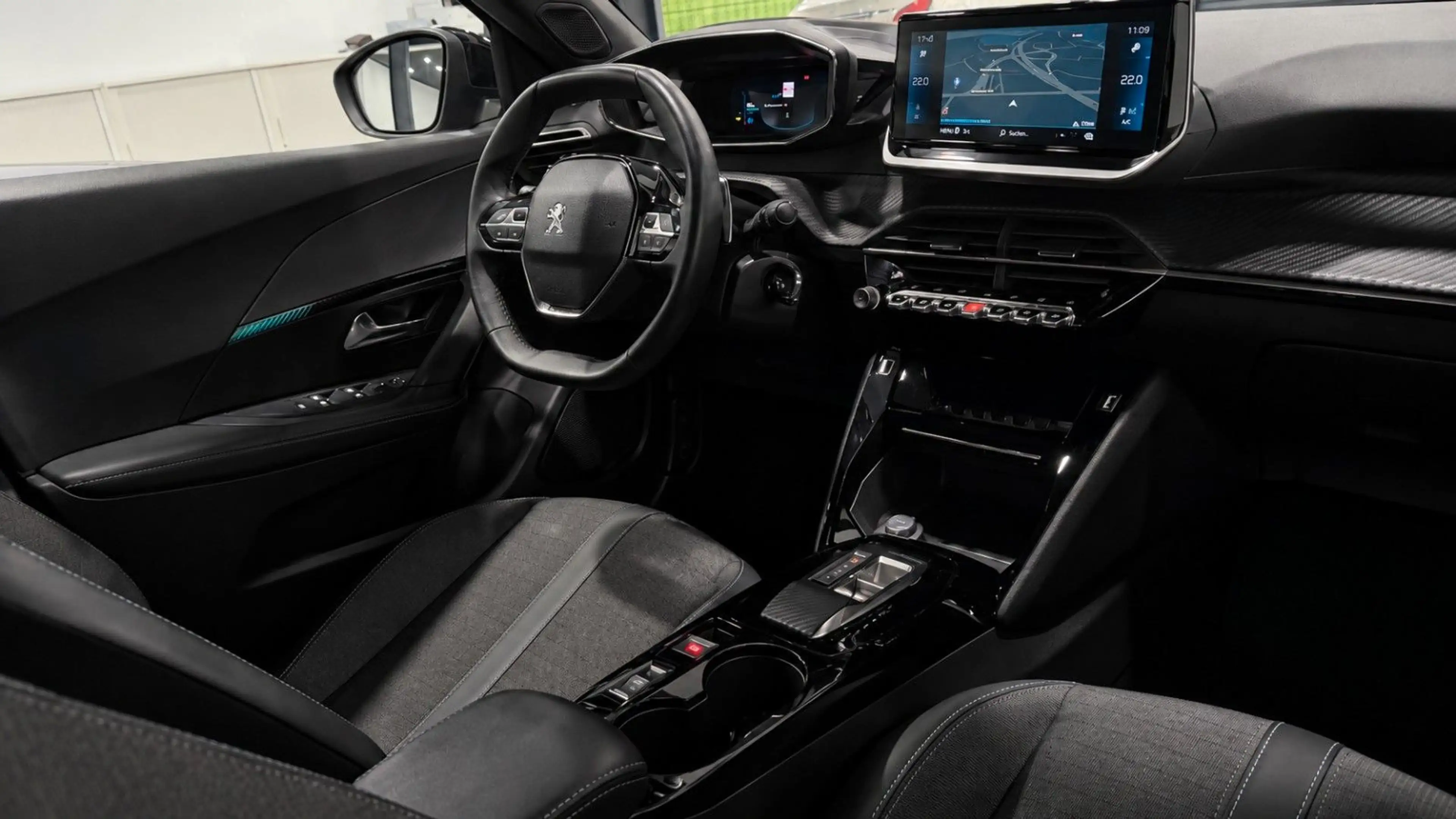 Peugeot 2008 Allure Pack/Navi/180°Kamera/LED/Shz/DAB+/LM — photo 4