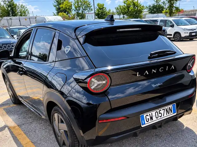 Lancia Ypsilon view 2