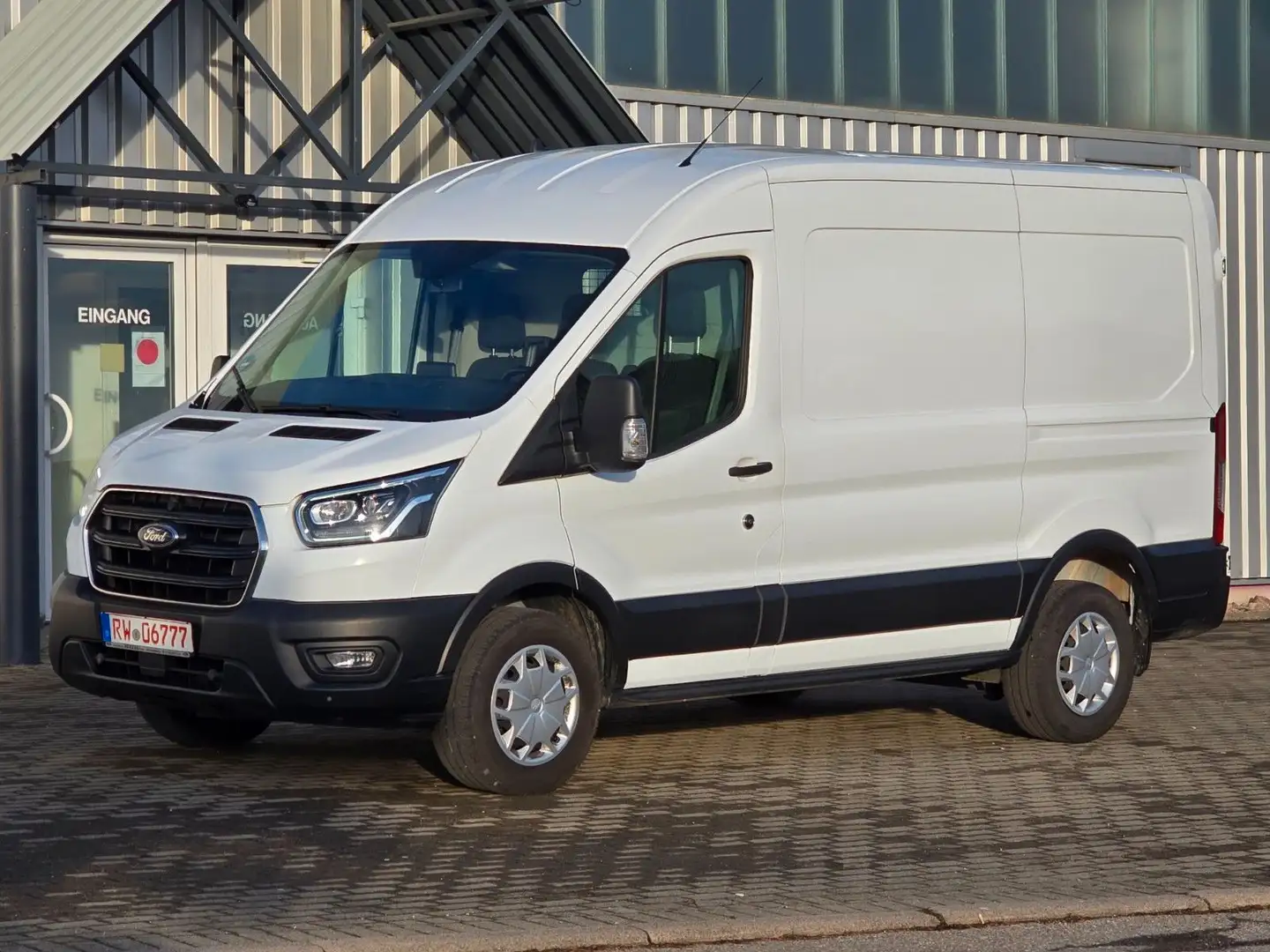 Ford Transit L2 H2/NAVI/KLIMA/STANDHEIZUNG/PDC/AHK Weiß - 1