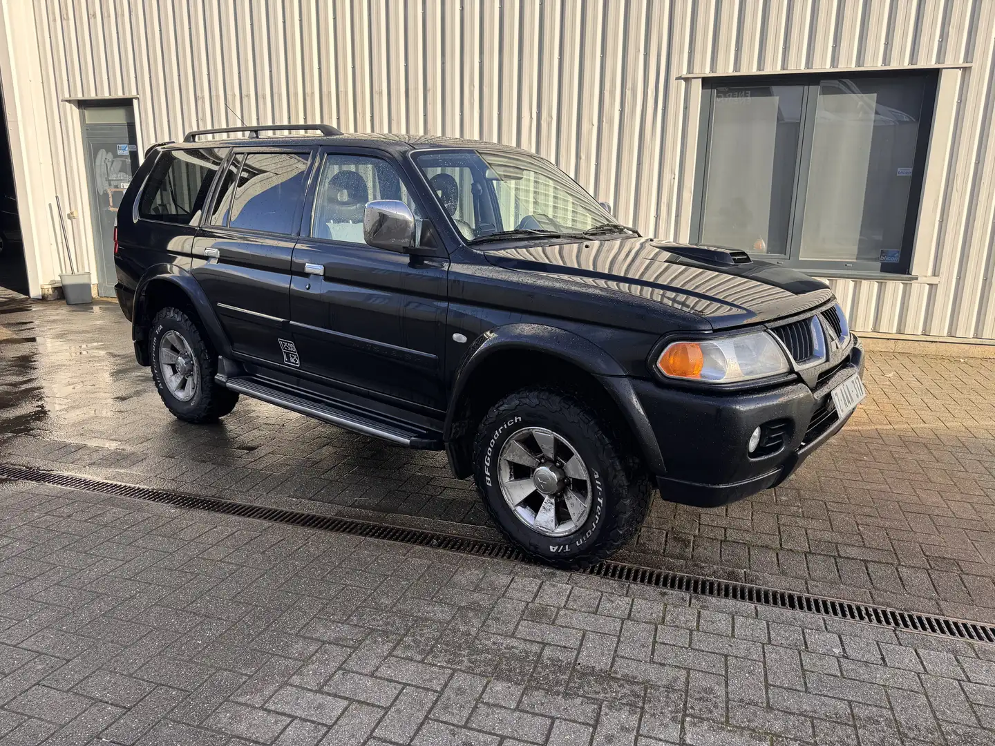 Mitsubishi Pajero Sport 2.5 TD Only Export Negro - 2