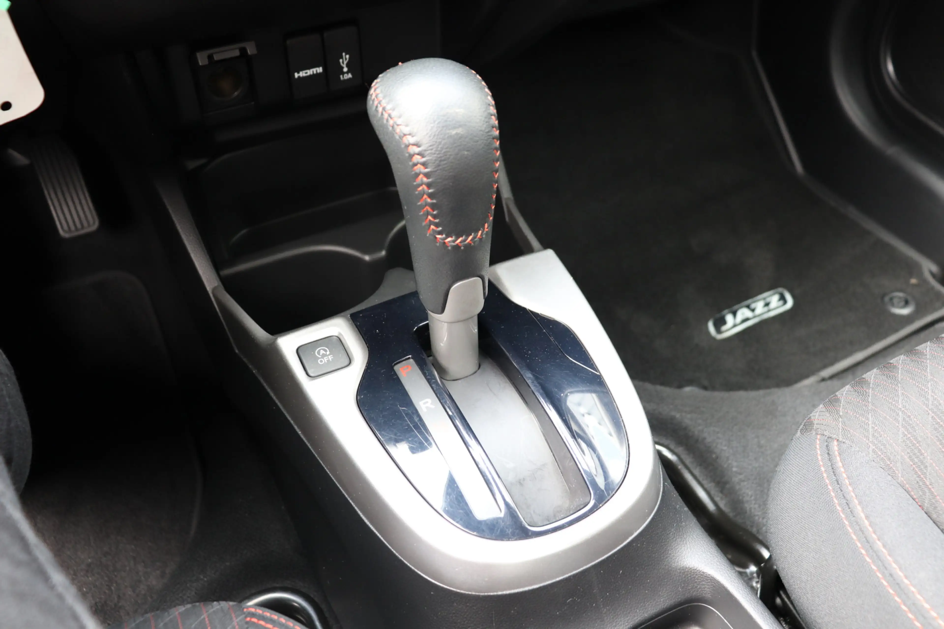 Honda Jazz 1.5 i-VTEC Dynamic Automaat. Luxe uitvoering, lage — photo 15