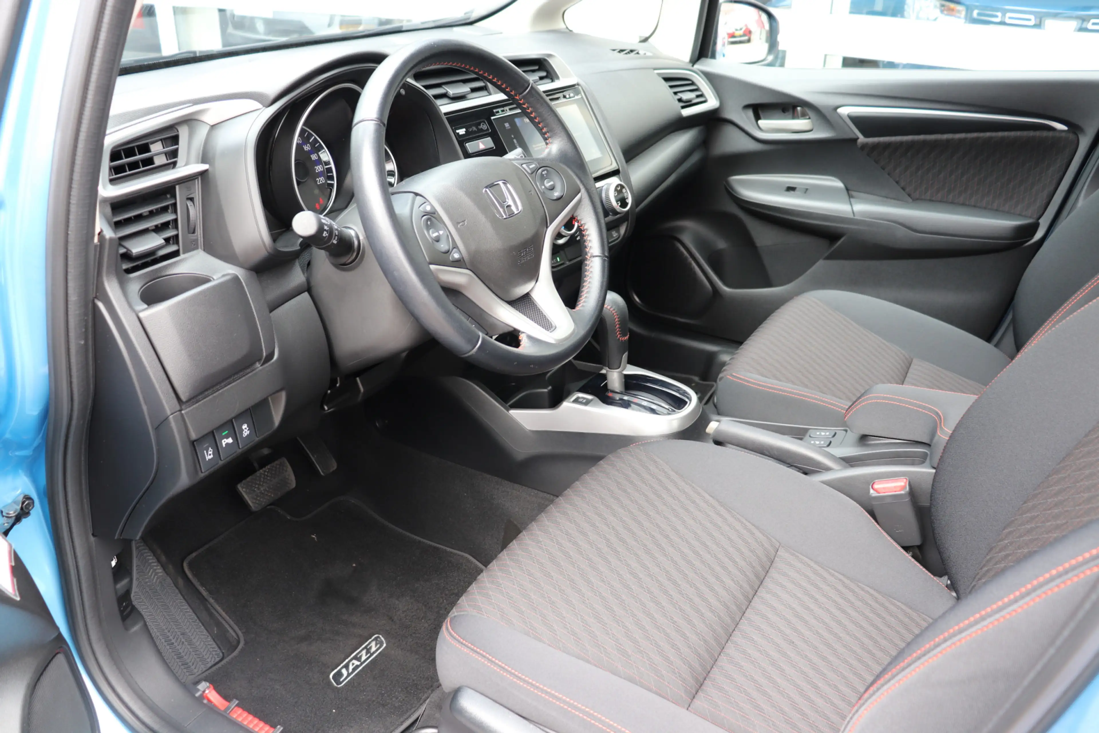 Honda Jazz 1.5 i-VTEC Dynamic Automaat. Luxe uitvoering, lage — photo 8