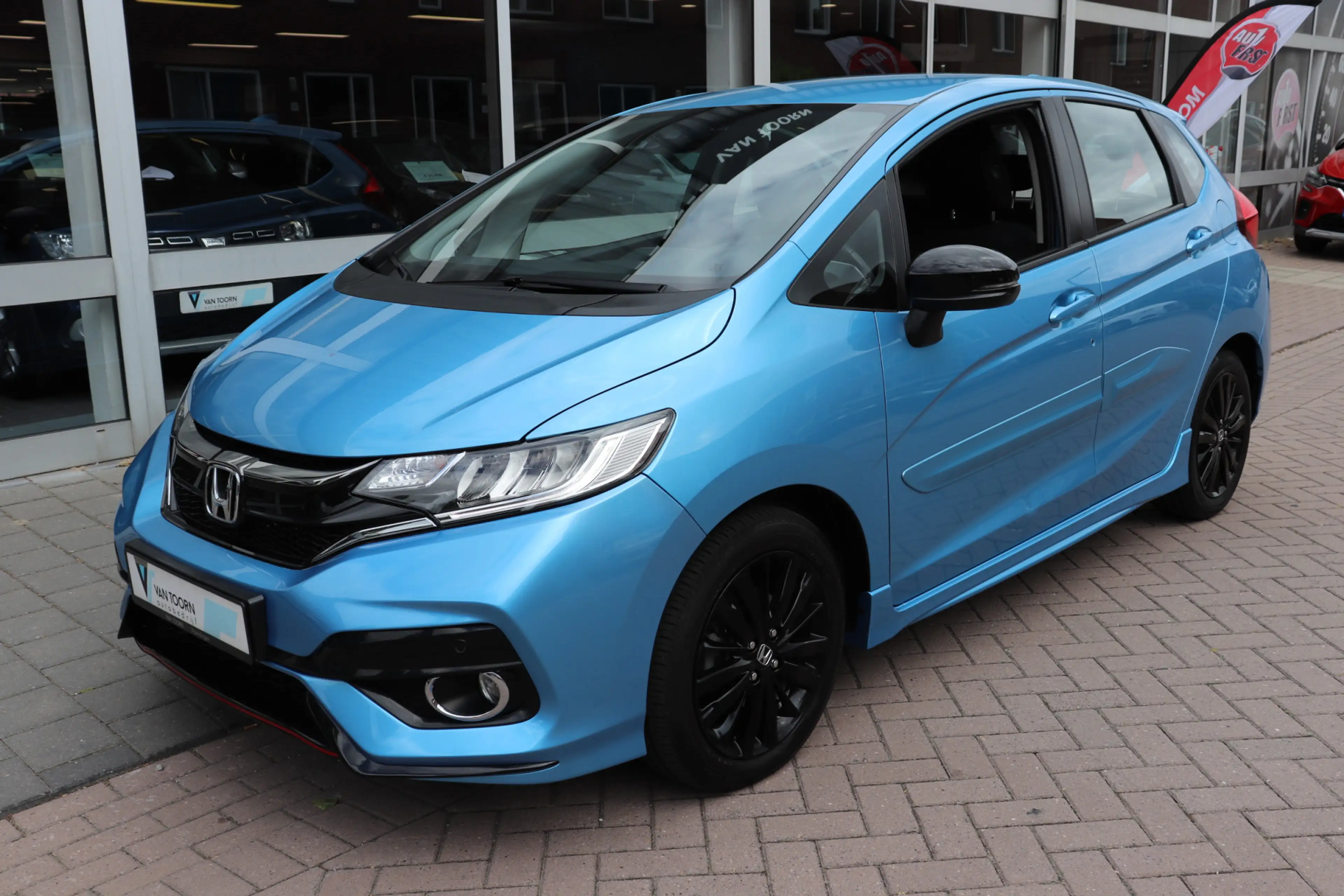 Honda Jazz 1.5 i-VTEC Dynamic Automaat. Luxe uitvoering, lage — photo 3