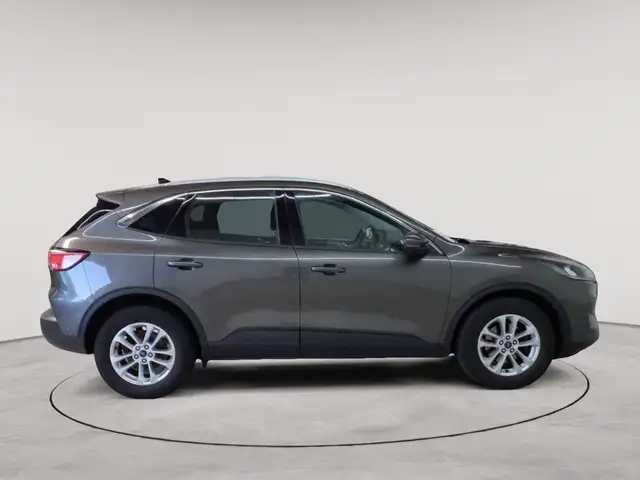 Ford Kuga view 3