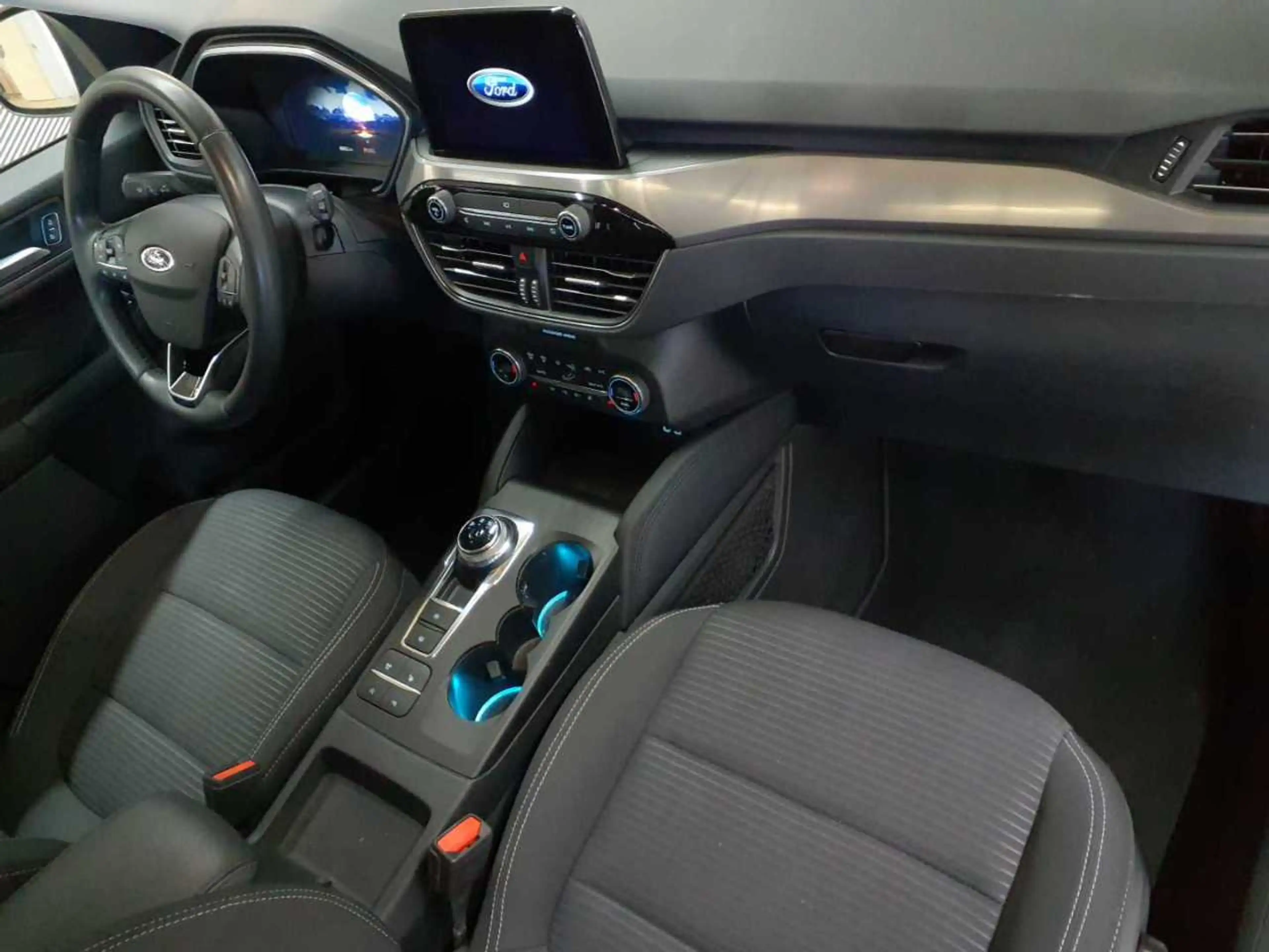 Ford Kuga Kuga 1.5 EcoBlue Aut. TITANIUM — photo 9