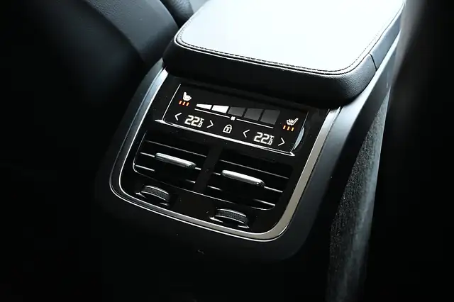 Volvo XC90 T8 AWD Recharge PHEV Plus Bright Geartronic ACC... Ansicht 7