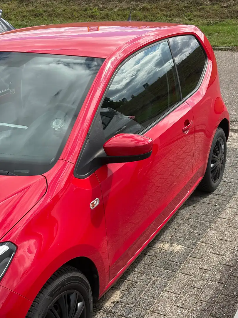 Volkswagen up! up! 1.0 take up! Красный - 2