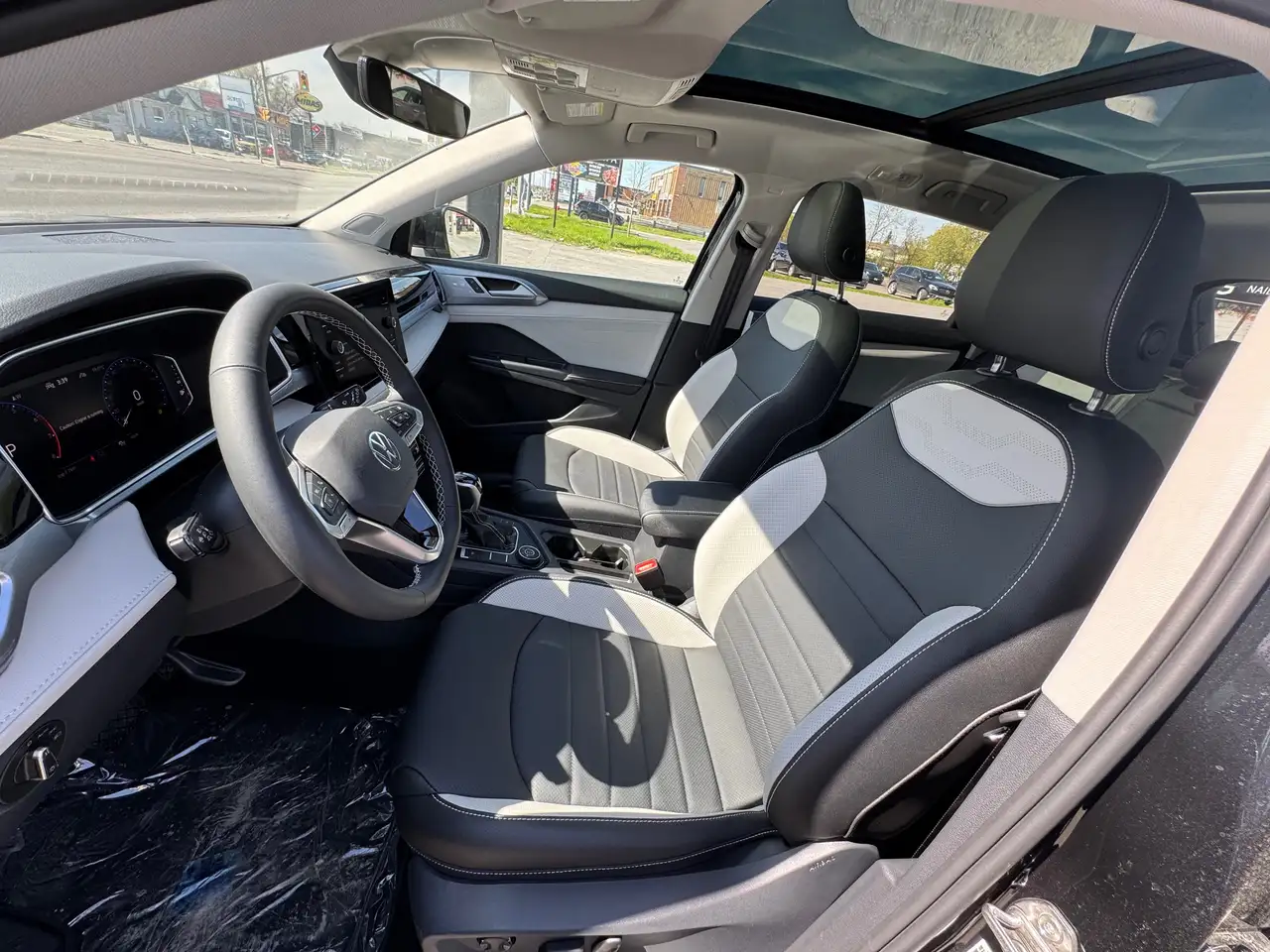 Volkswagen Taos снимка Volkswagen Taos