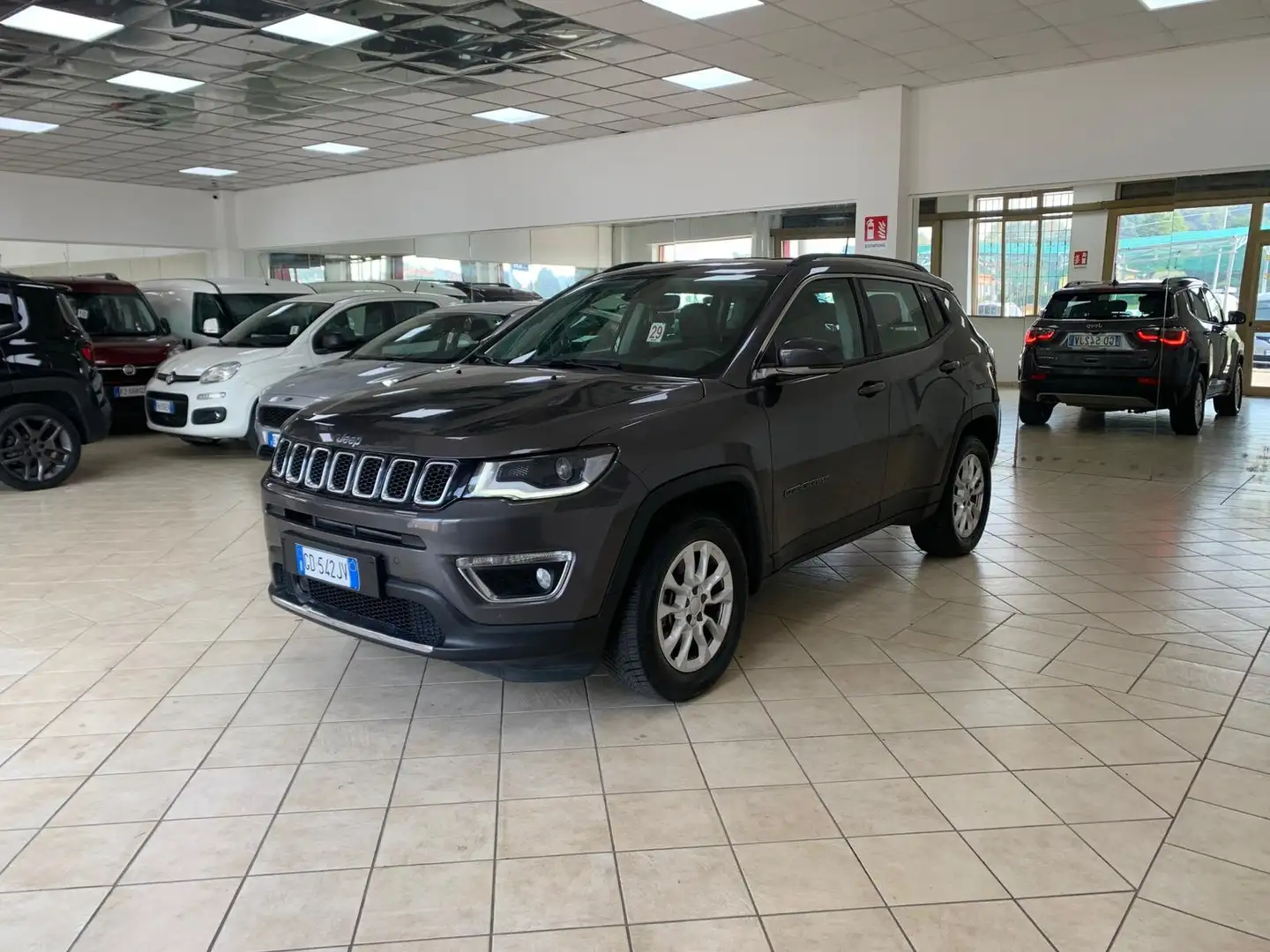 Jeep Compass Compass 1.3 T4 190CV PHEV AT6 4xe Limited Grijs - 1