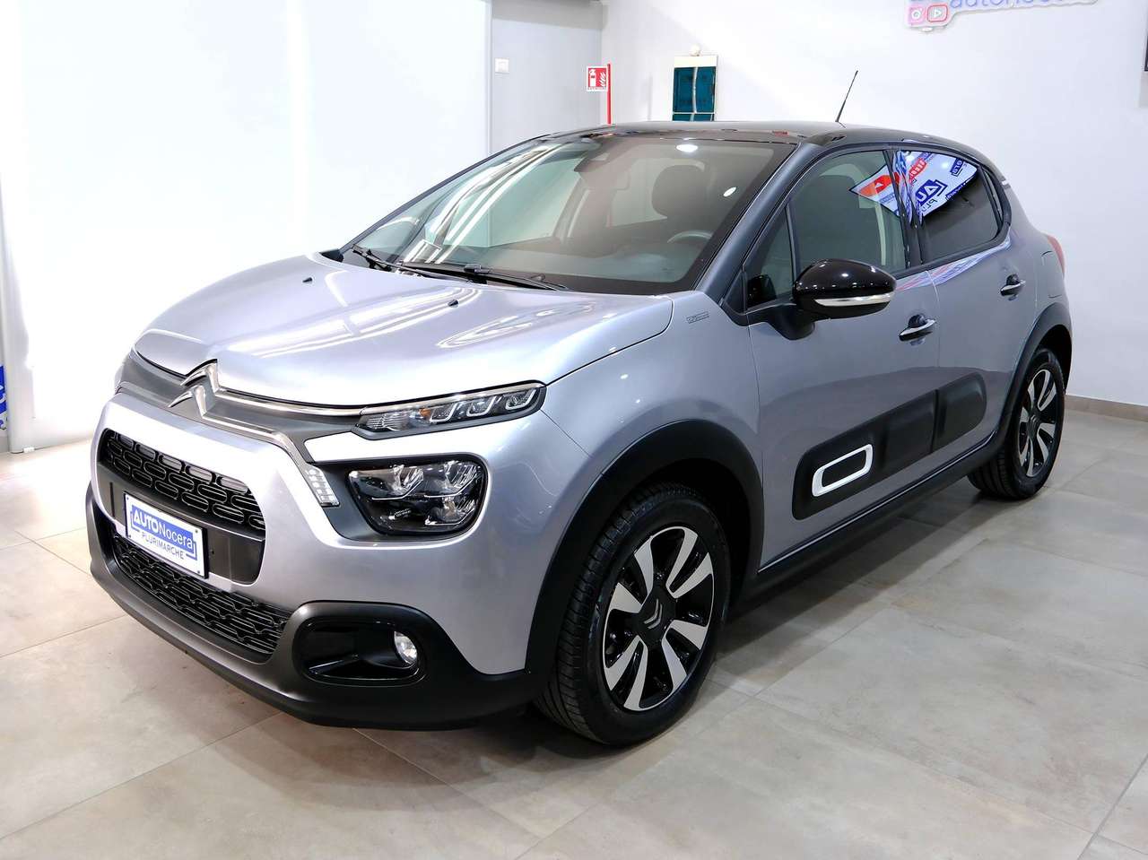 Citroen C3 SHINE 1.2 110cv Keyless+Lega