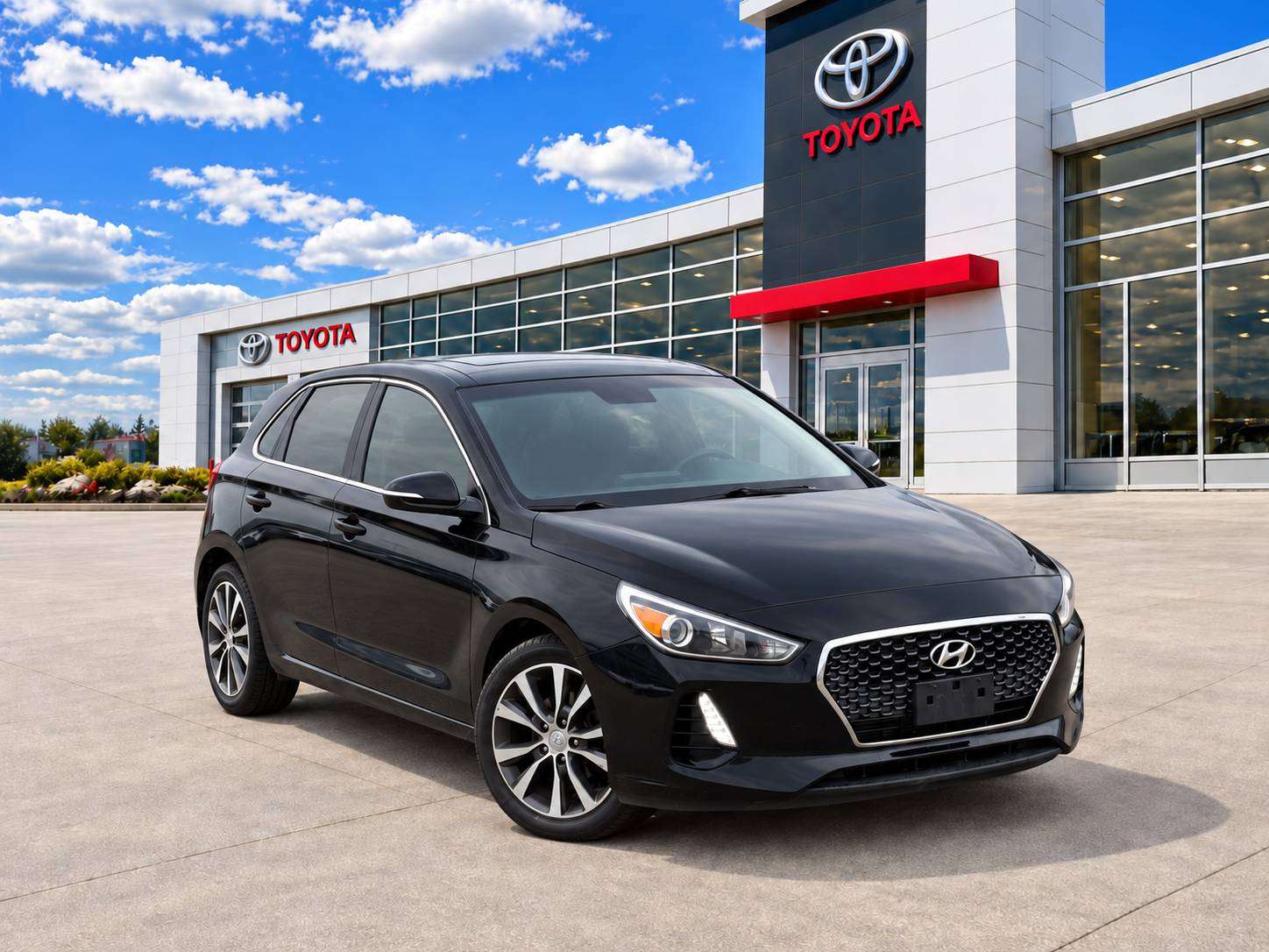 2019 Hyundai Elantra GT Luxury | 1 Owner | Pano Roof | Heated Wheel — снимка 1