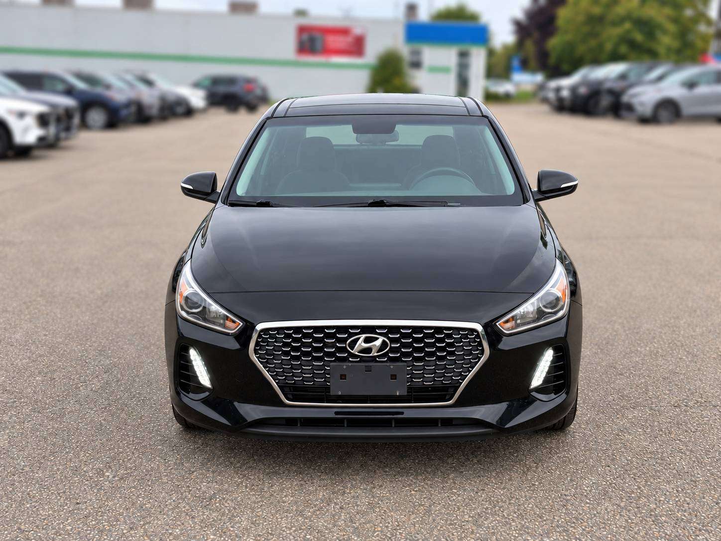 2019 Hyundai Elantra GT Luxury | 1 Owner | Pano Roof | Heated Wheel — снимка 1