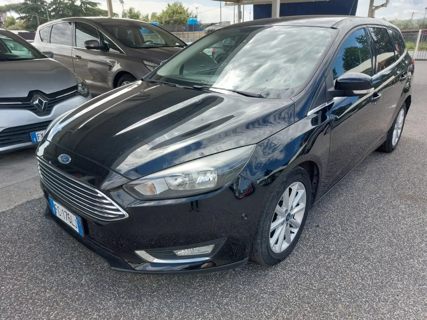 Ford Focus 1.5 TDCi 120 CV Start&Stop Powershift SW Business Noir - 1