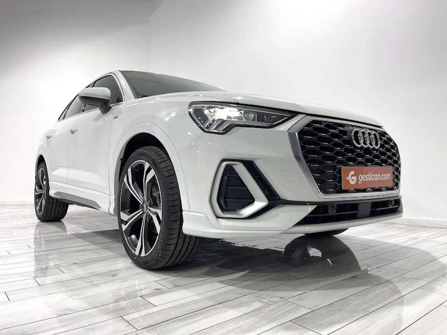 Audi Q3 45 TFSI e 180kW (245CV) S tronic Blanco - 2