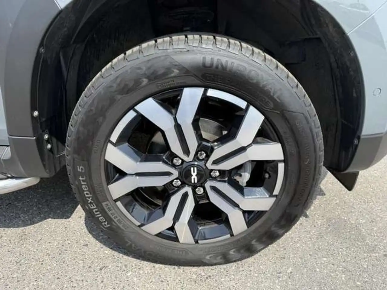 Dacia Duster — photo 26