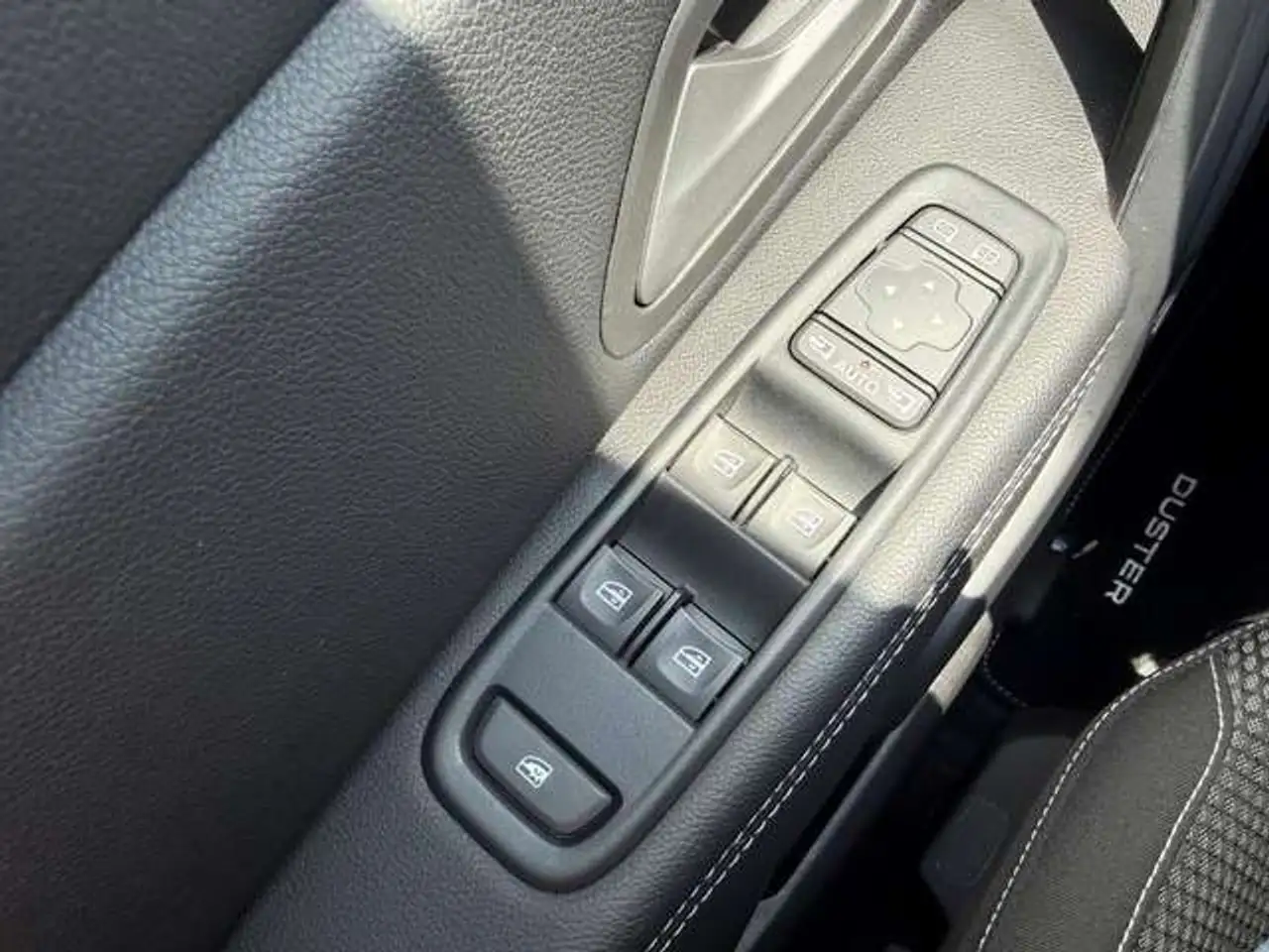Dacia Duster — photo 15
