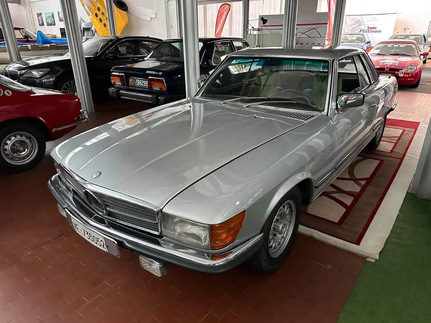 Mercedes-Benz 450 - 1