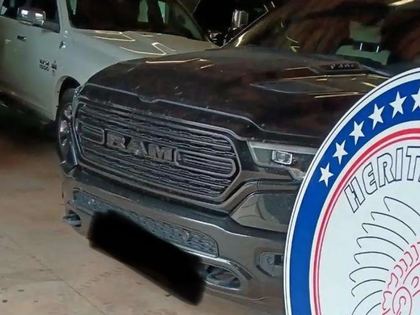 Dodge RAM DIGITAL LIMITED 1500 5.7 V8 Crew Cab NIGHT pkg 4x4 Noir - 1