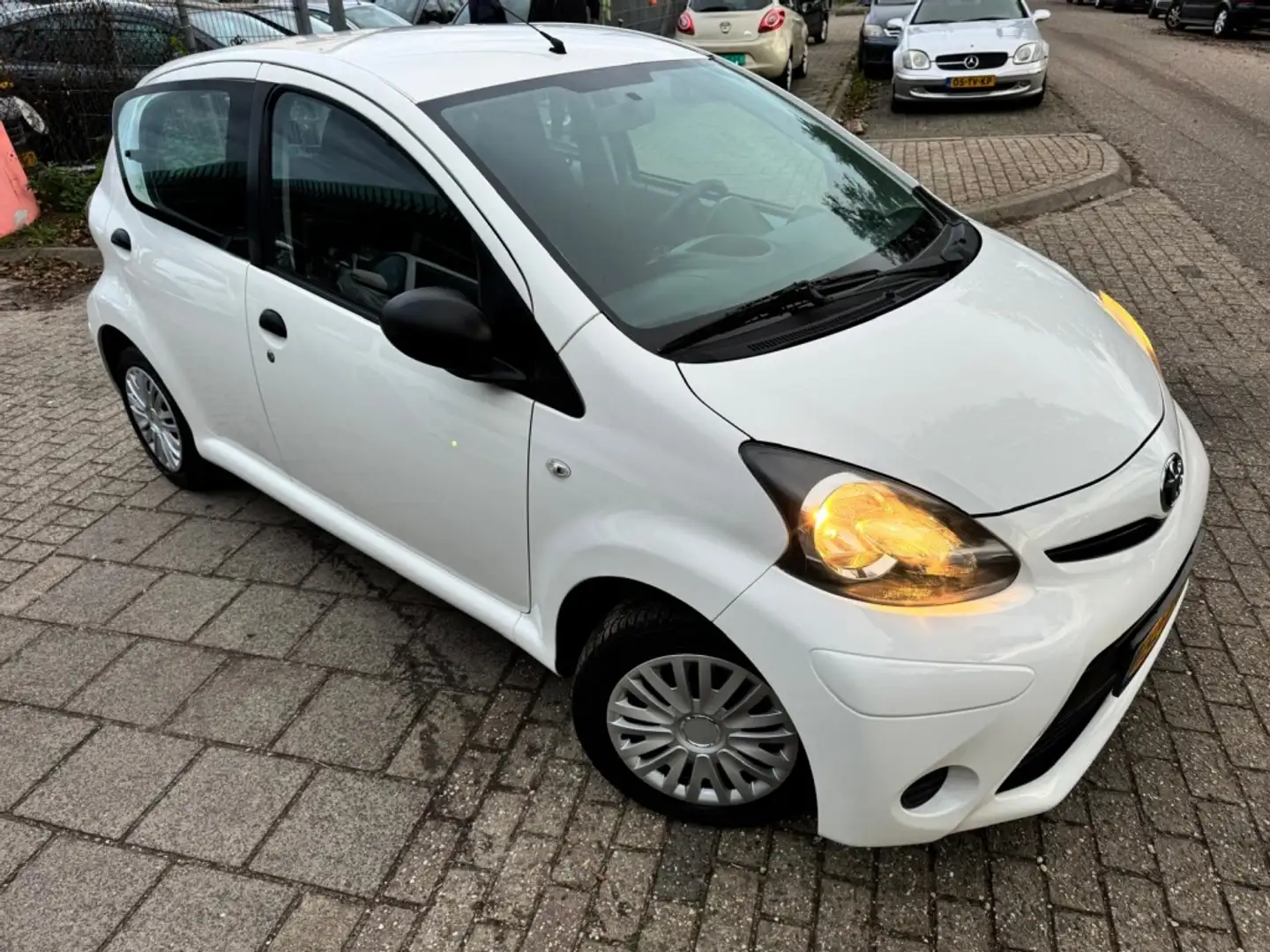 Toyota Aygo 1.0 VVT-i Comfort Wit - 1