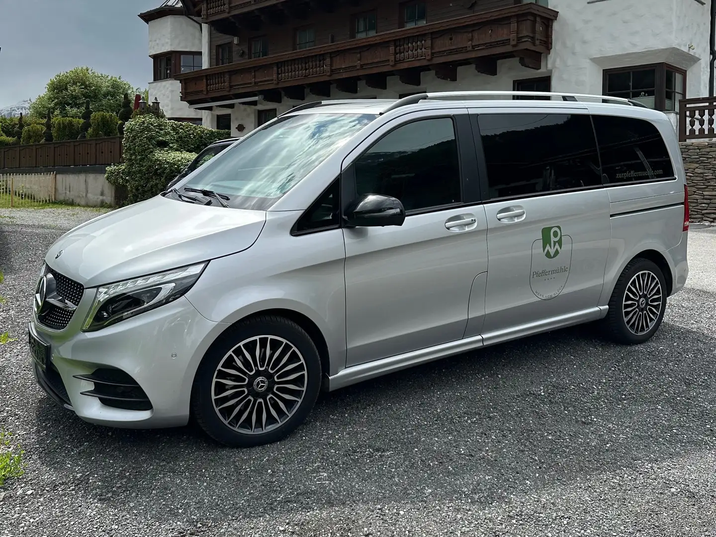 Mercedes-Benz V 300 V 300 d Kombi 4MATIC kompakt Avantgarde Aut. Avant Silber - 1