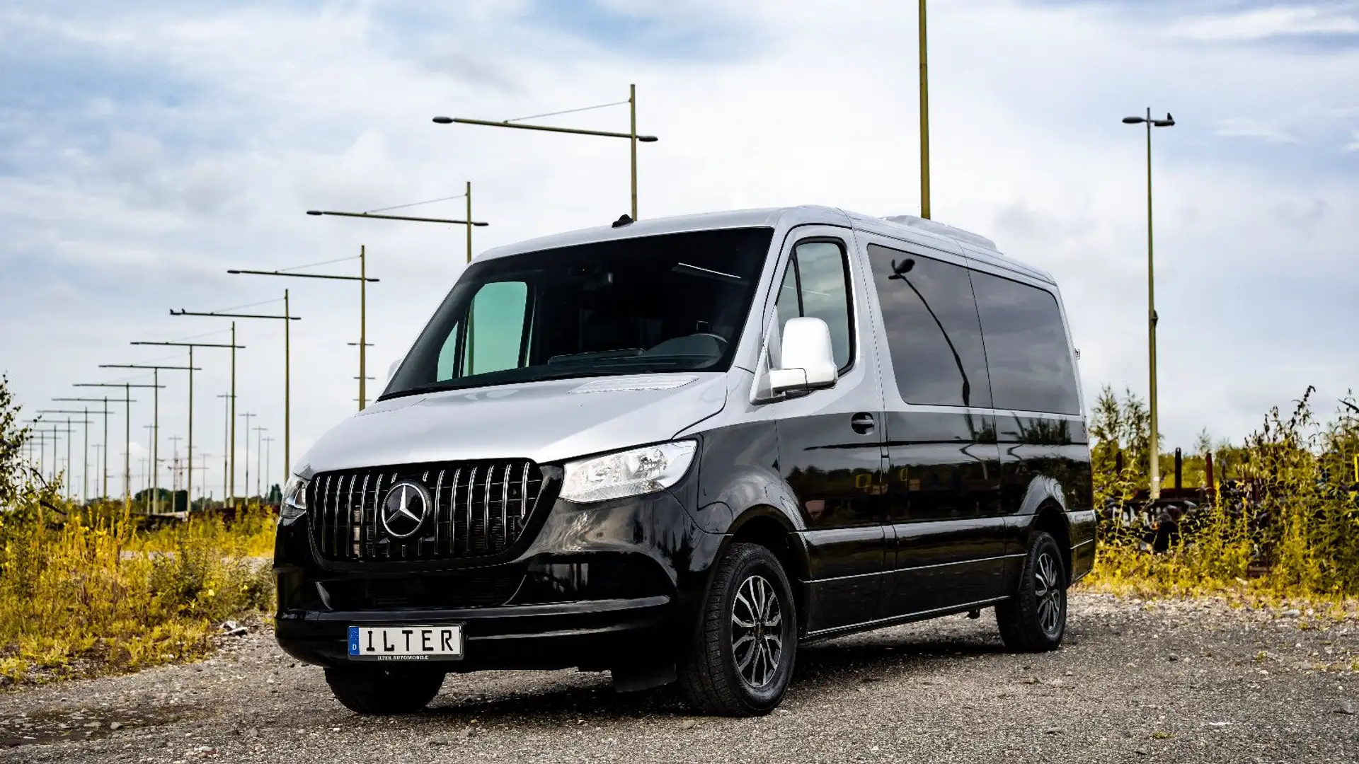 Mercedes-Benz Sprinter 319 CDI V6 3.0 CDI VIP Tourismus 8+1 Silber - 1