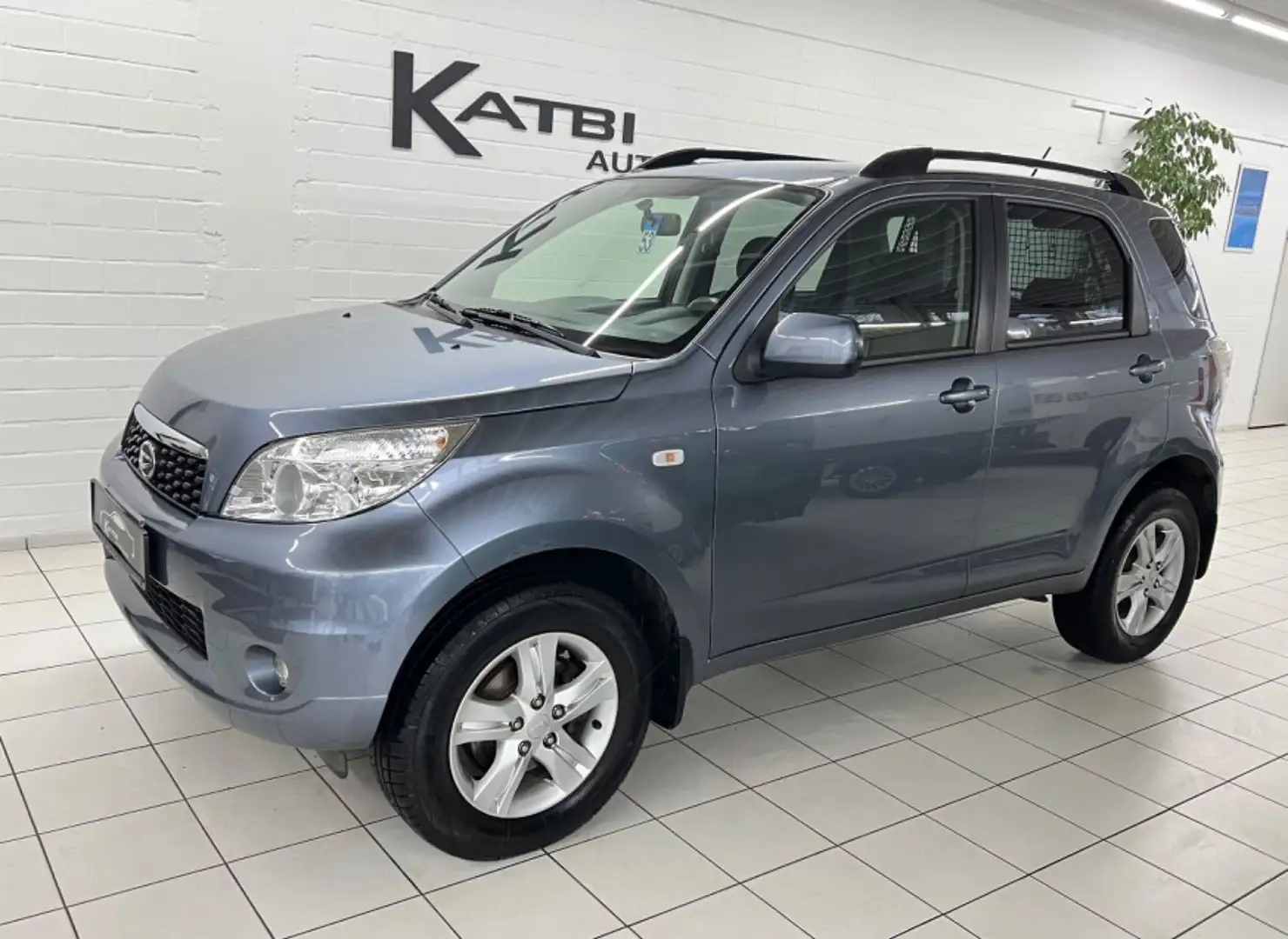Daihatsu Terios 1,5 4x4 Klimaautomatik HU neu Grau - 2