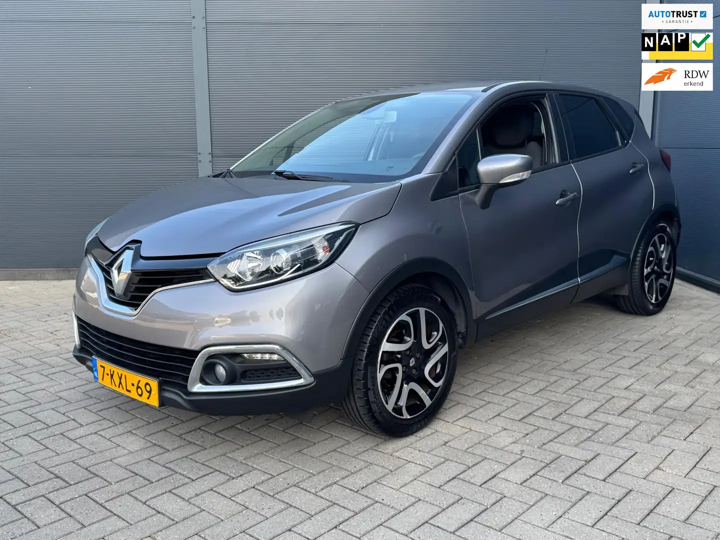 Renault Captur 0.9 TCe Dynamique / Nap / Navi / Camera Grijs - 1
