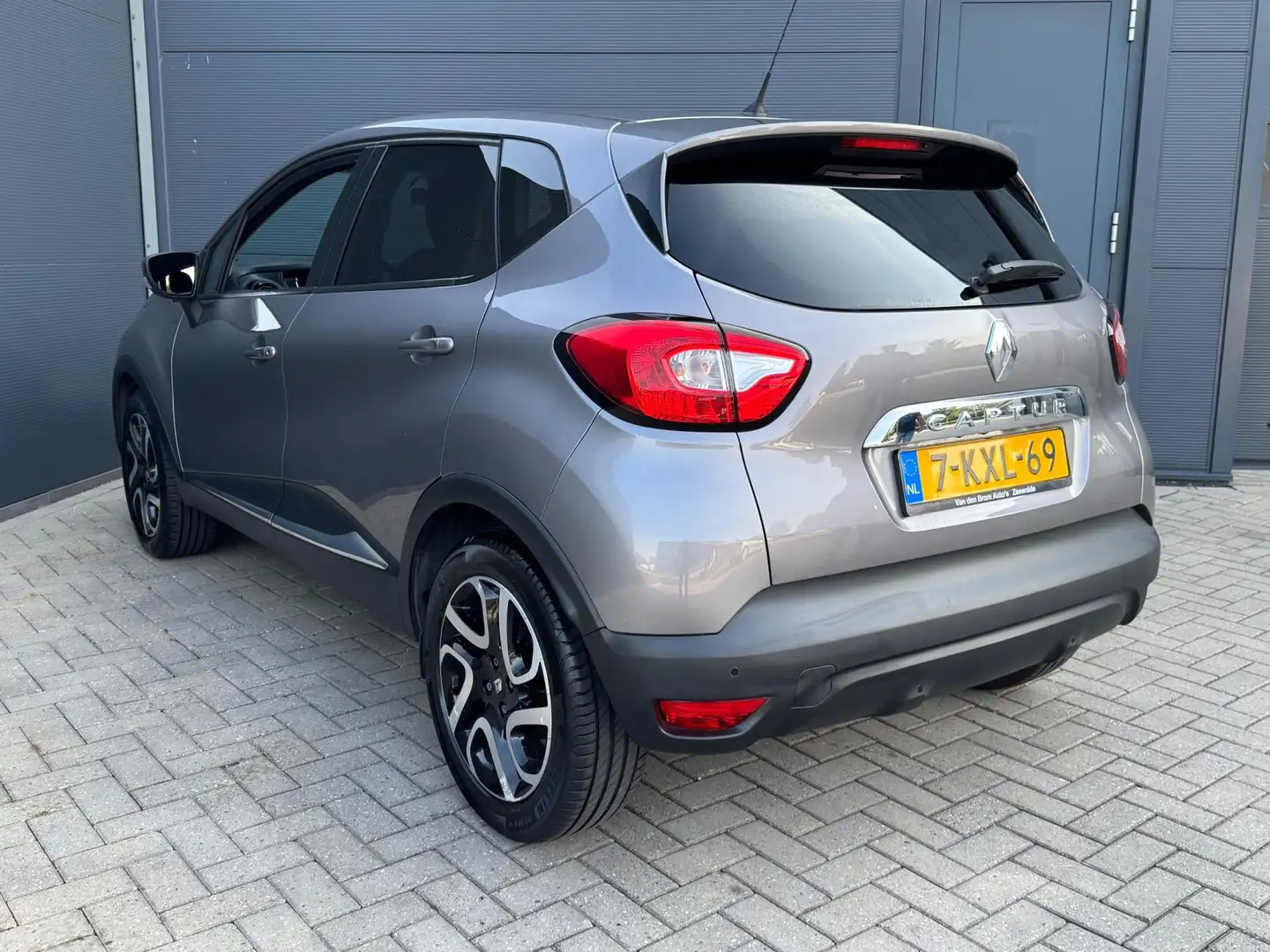 Renault Captur 0.9 TCe Dynamique / Nap / Navi / Camera Grijs - 2