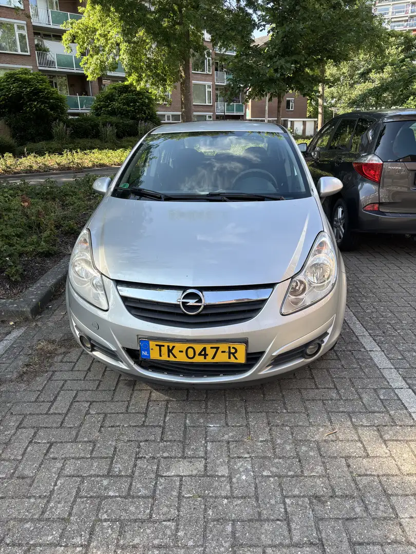 Opel Corsa 1.2-16V Essentia Grijs - 1