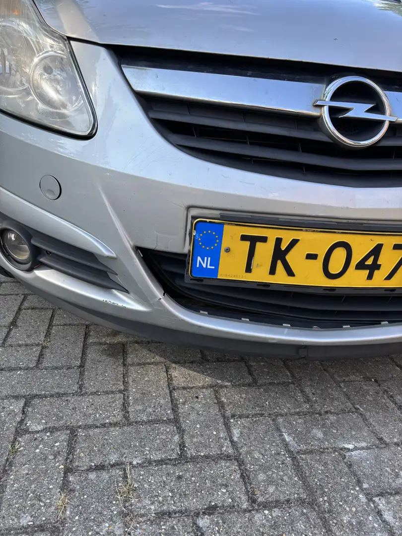 Opel Corsa 1.2-16V Essentia Grijs - 2