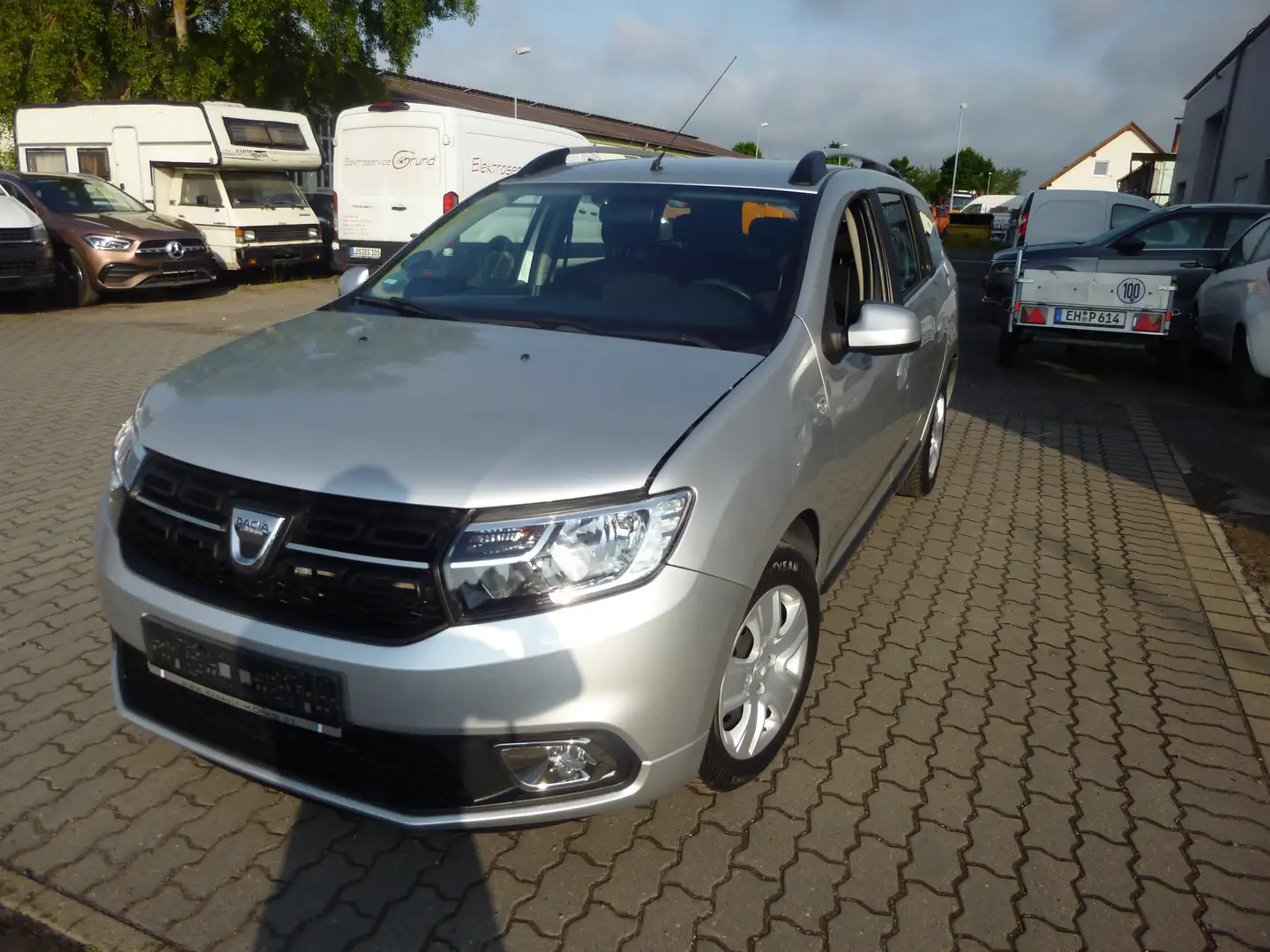 Dacia Logan Laureate - 1