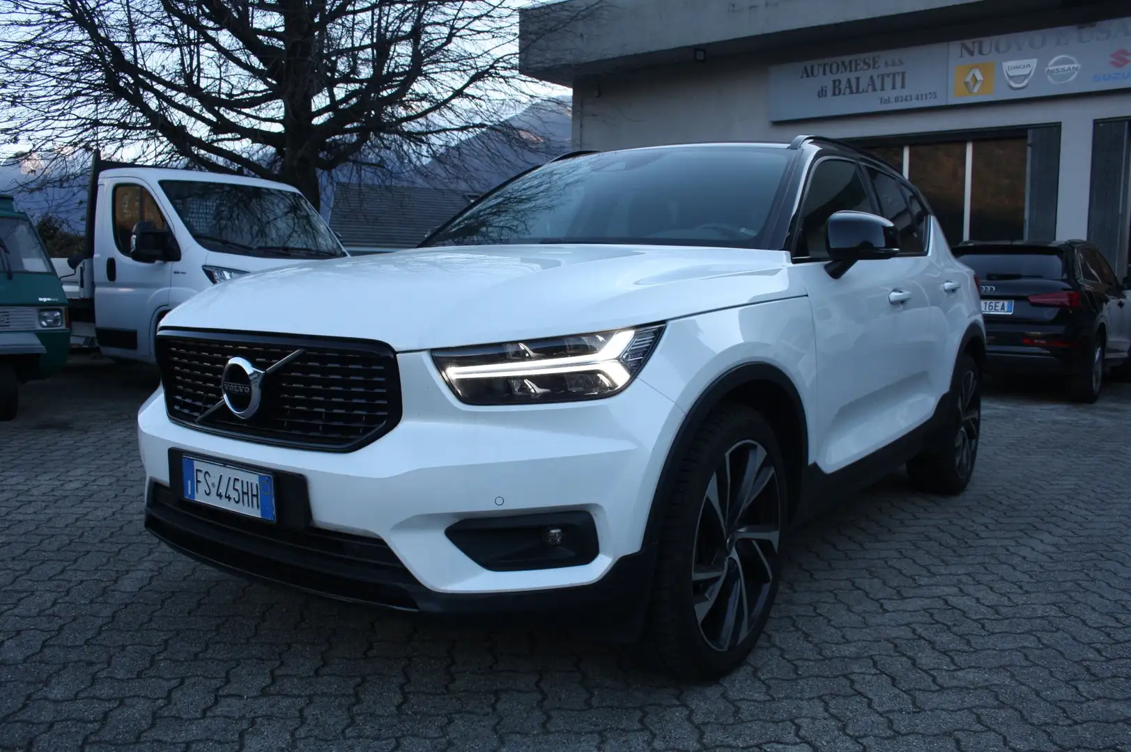 Volvo XC40 R-design Blanc - 1