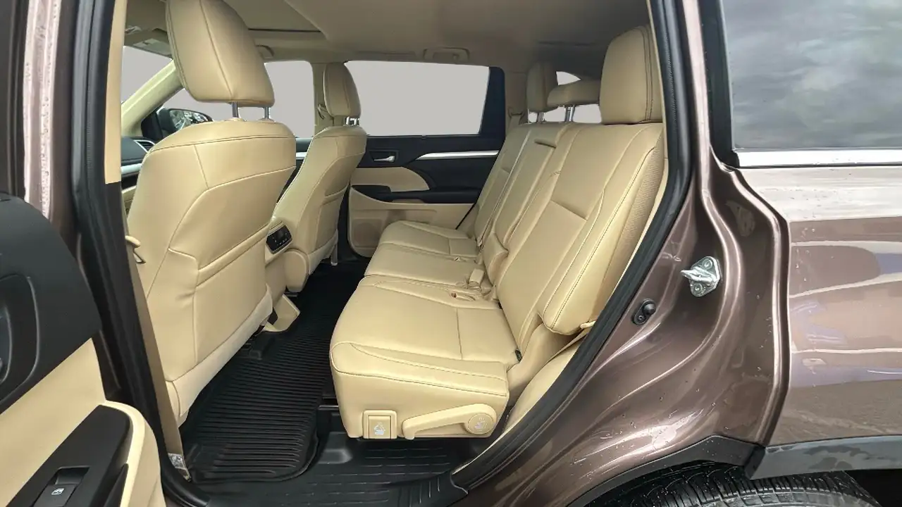 Toyota Highlander снимка Toyota Highlander