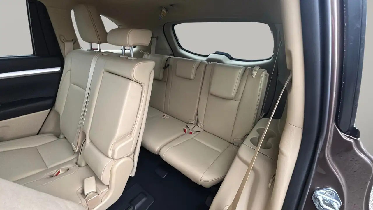 Toyota Highlander снимка Toyota Highlander