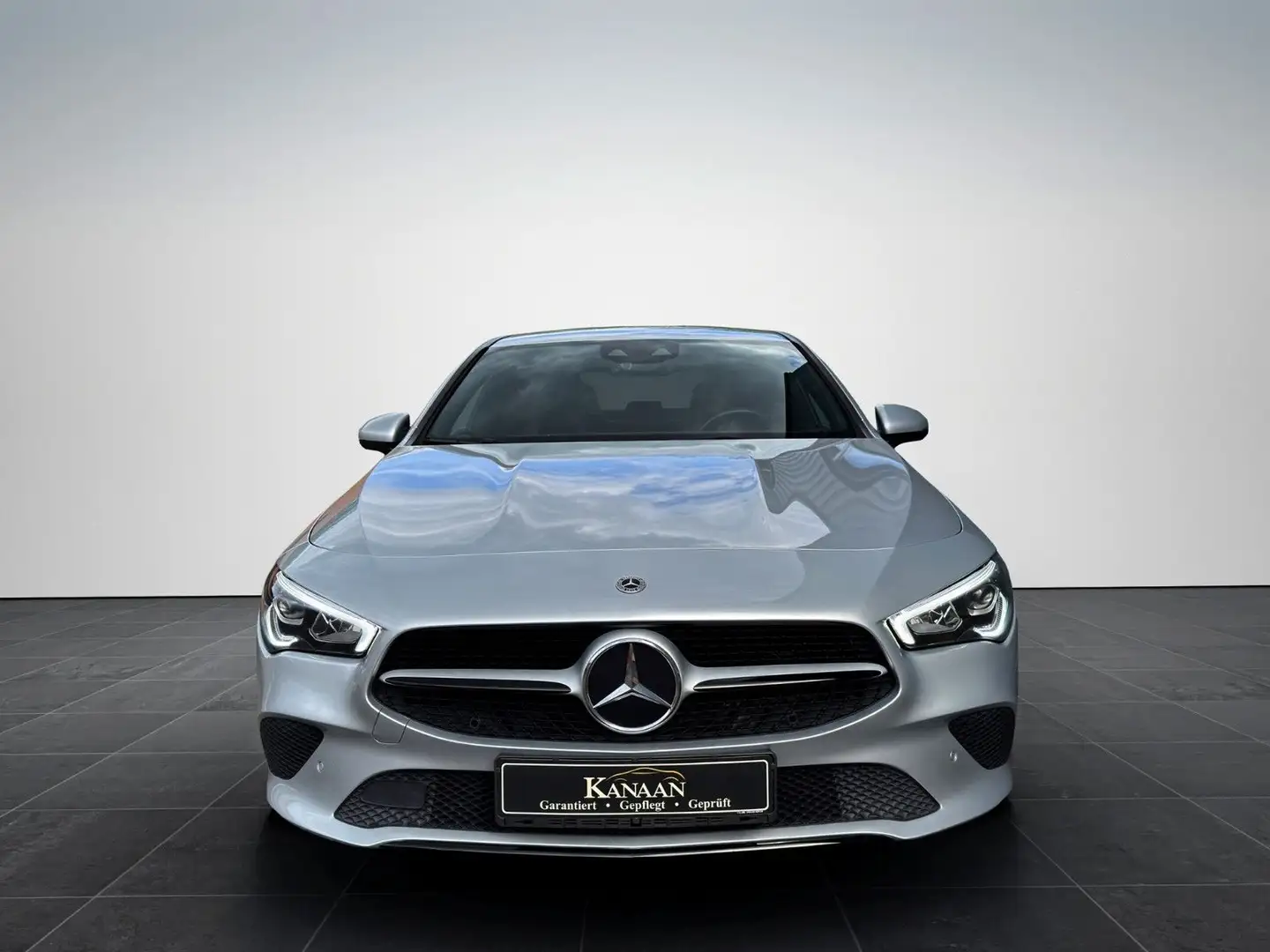 Mercedes-Benz CLA 200 Limousine Autom.*AMG*Widescreen*Leder Stříbrná - 2