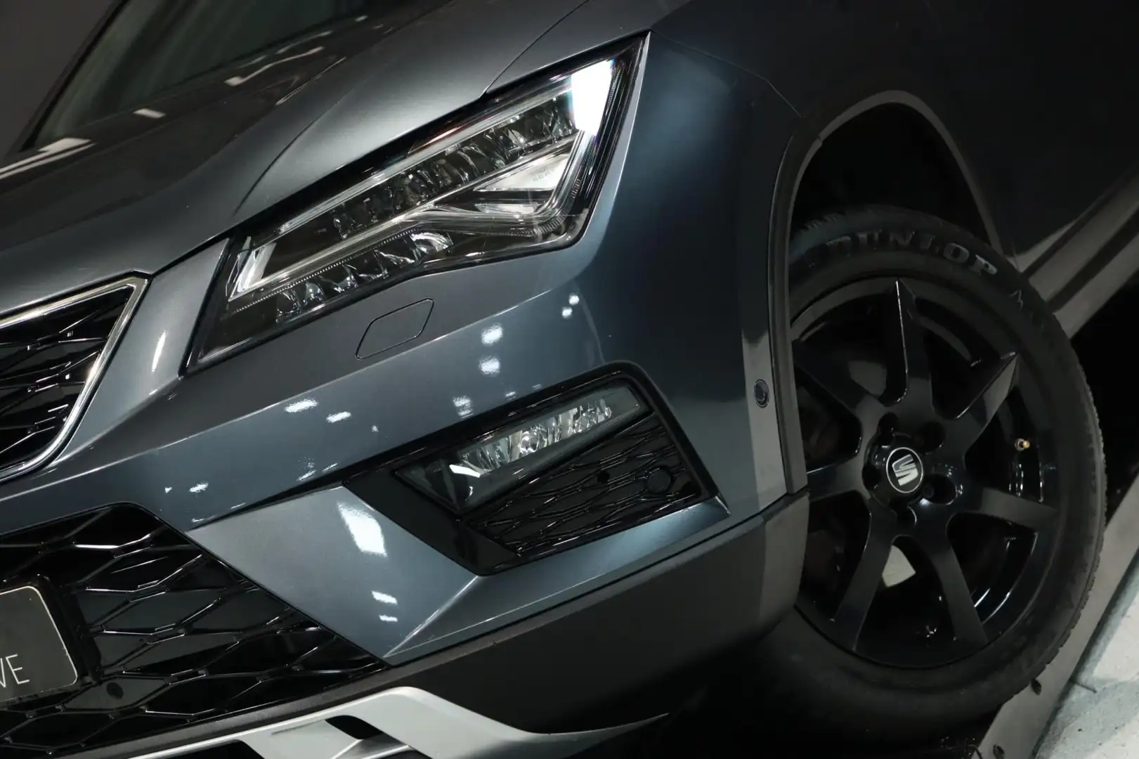 SEAT Ateca 1.5 TSI Xcellence / PANODAK / BEATS / KEYLESS / AC Gris - 2