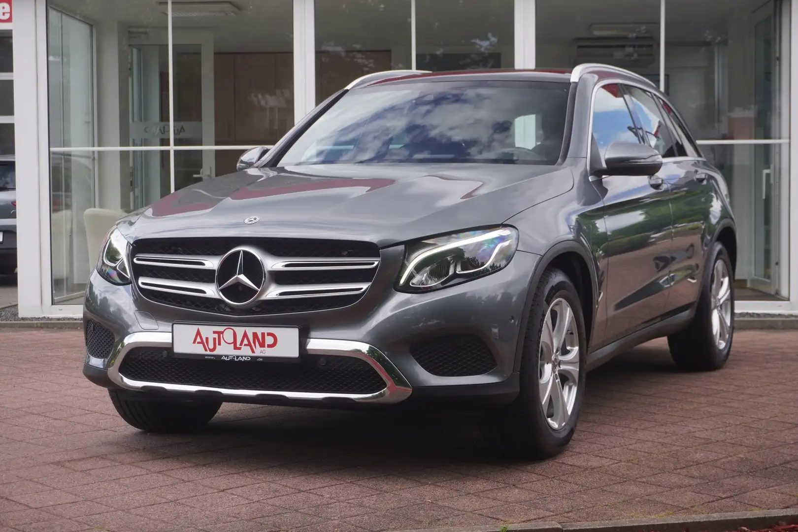 Mercedes-Benz GLC 300 Exclusive 4Matic LED Panorama Totwinkel Grijs - 2