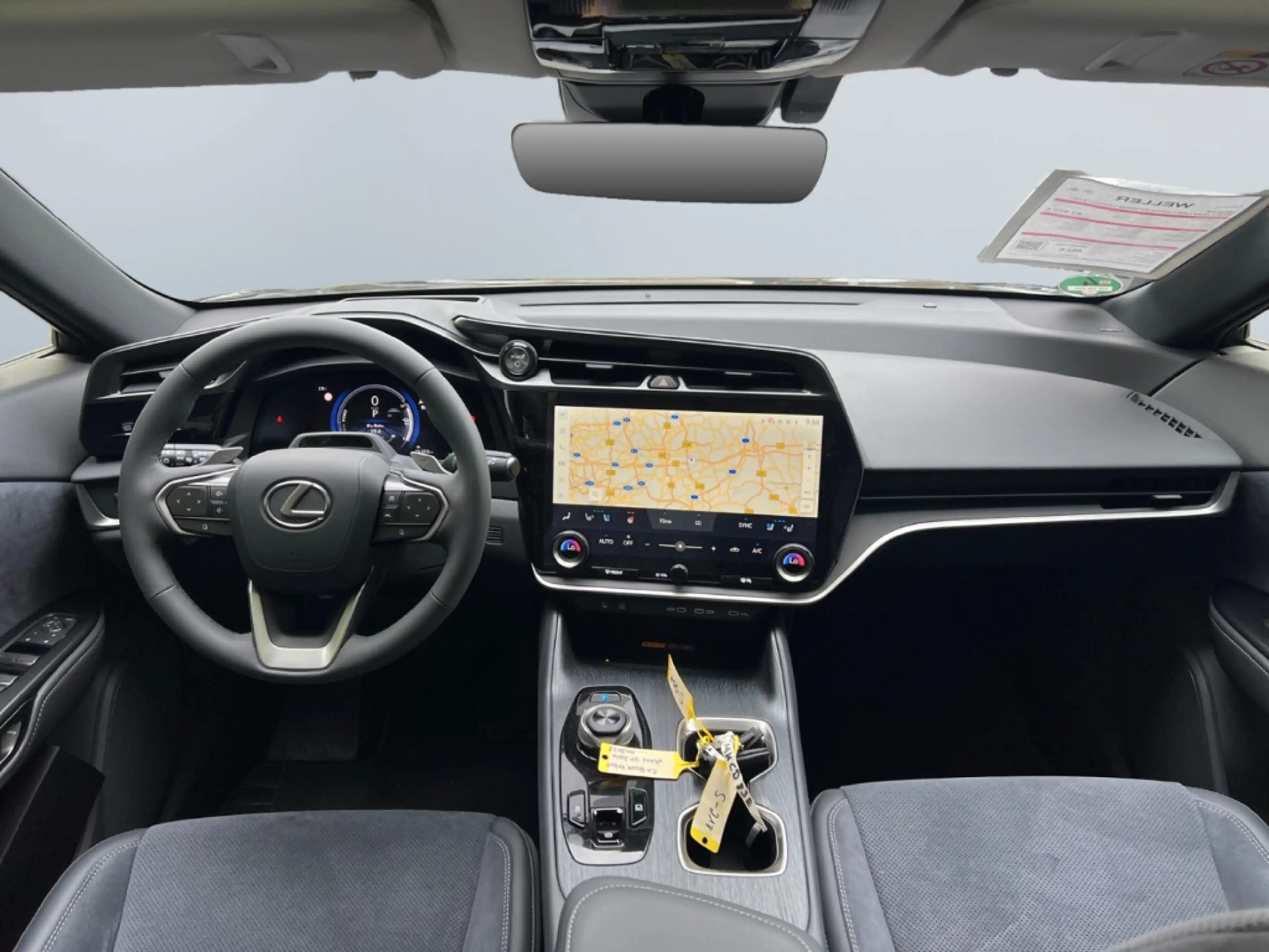Lexus RZ 300e Luxury Line *LED*HUD*360*M Levinson*ACC* — photo 9