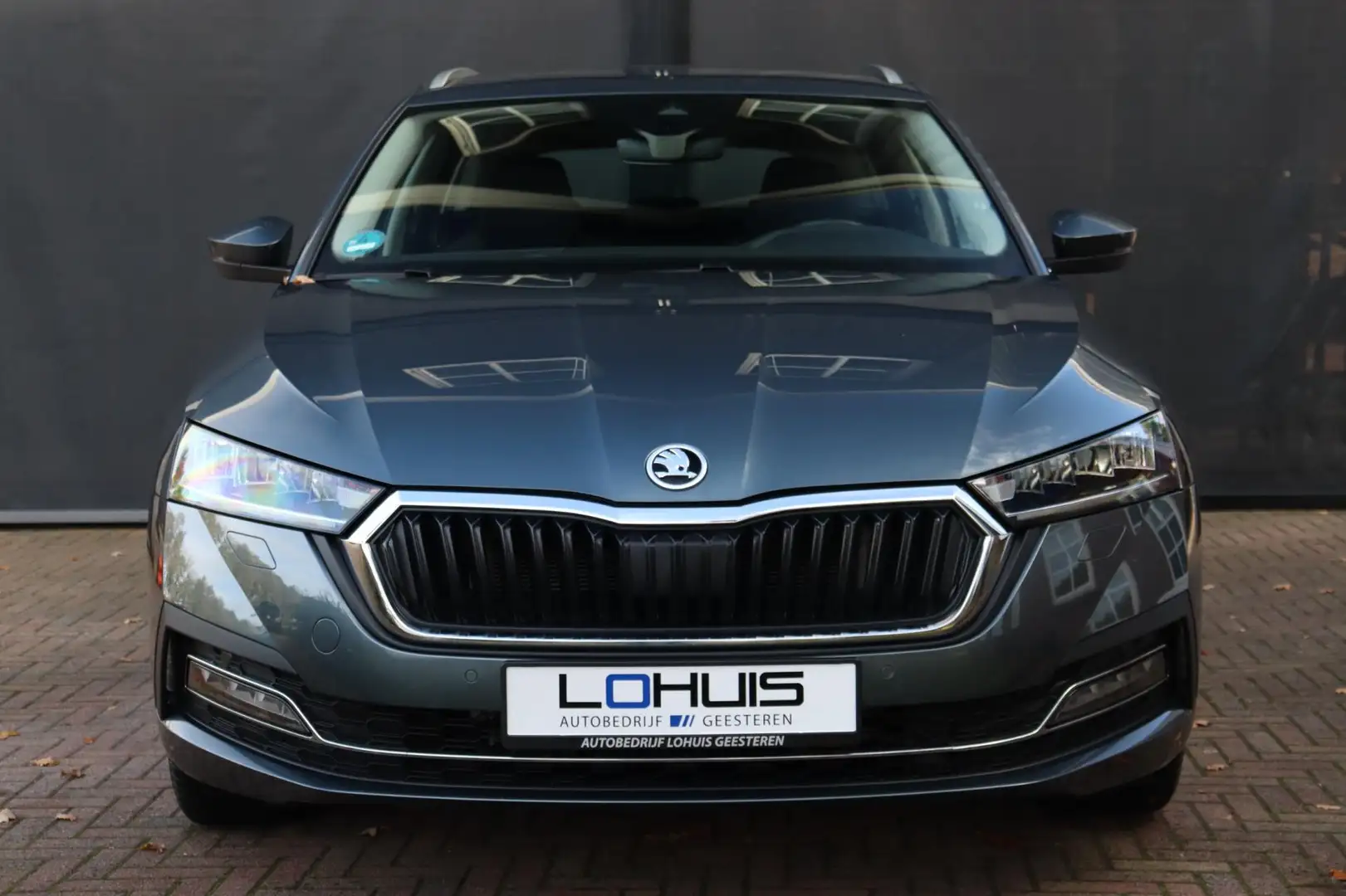 Skoda Octavia Combi 1.5TSI First Edition | MEMORY | KEYLESS | CA Grijs - 2