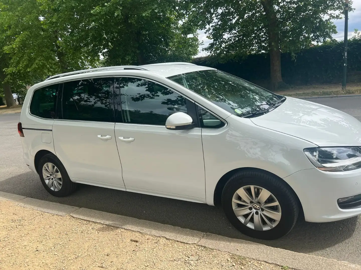 Volkswagen Sharan 2.0 TDi EURO6b✅👉7PLACES👈GPS🌍 - 1