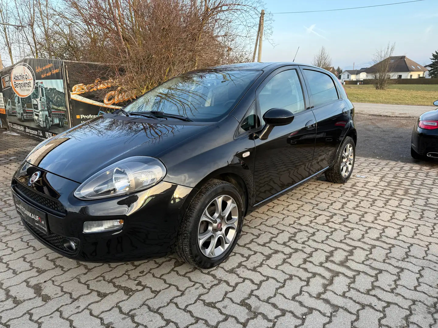 Fiat Punto 1,2 69 Nuova Collezione**54tkm** 17Zoll** Schwarz - 2